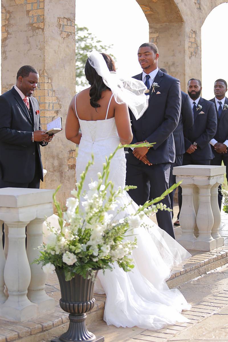 Traditional Texas New Orleans Wedding Real Gallery Traditional Texas New Orleans Wedding Real Gallery Item 17