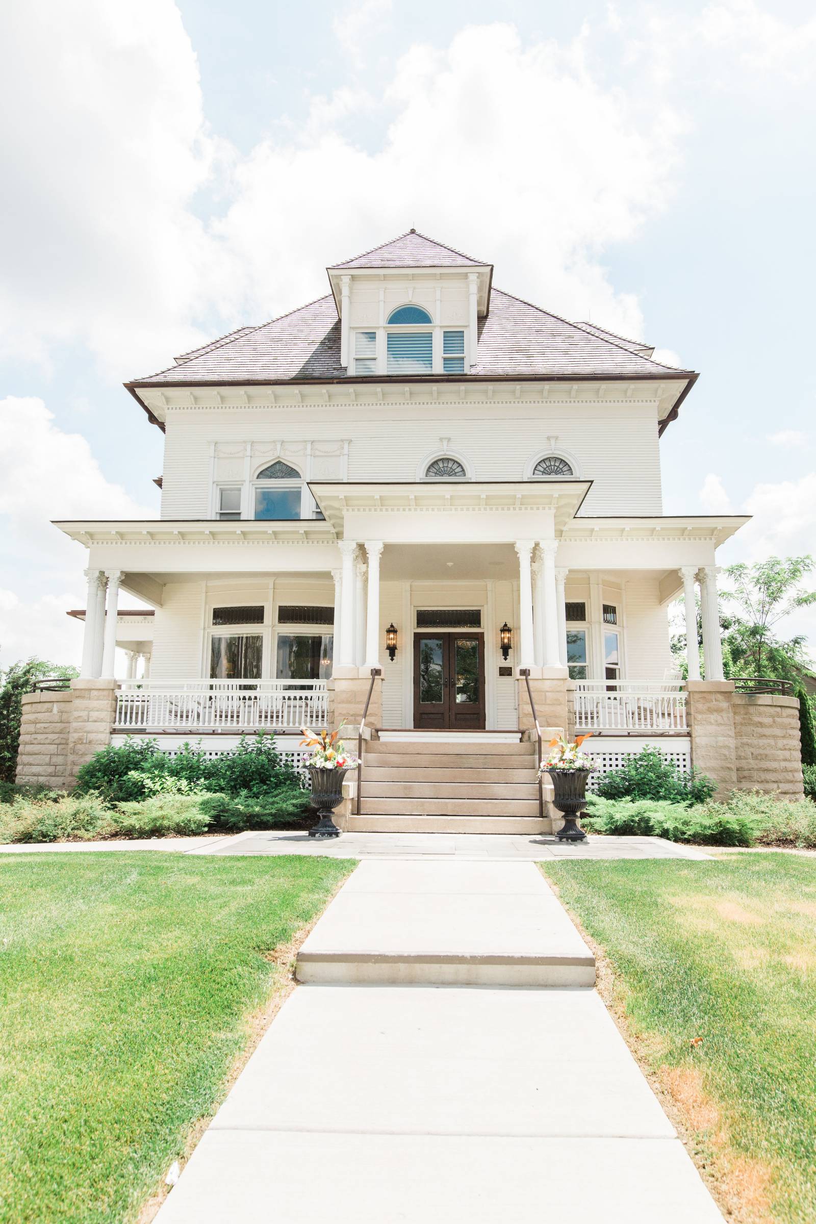 Rustic Mansion Illinois Wedding Illinois Real Wedding