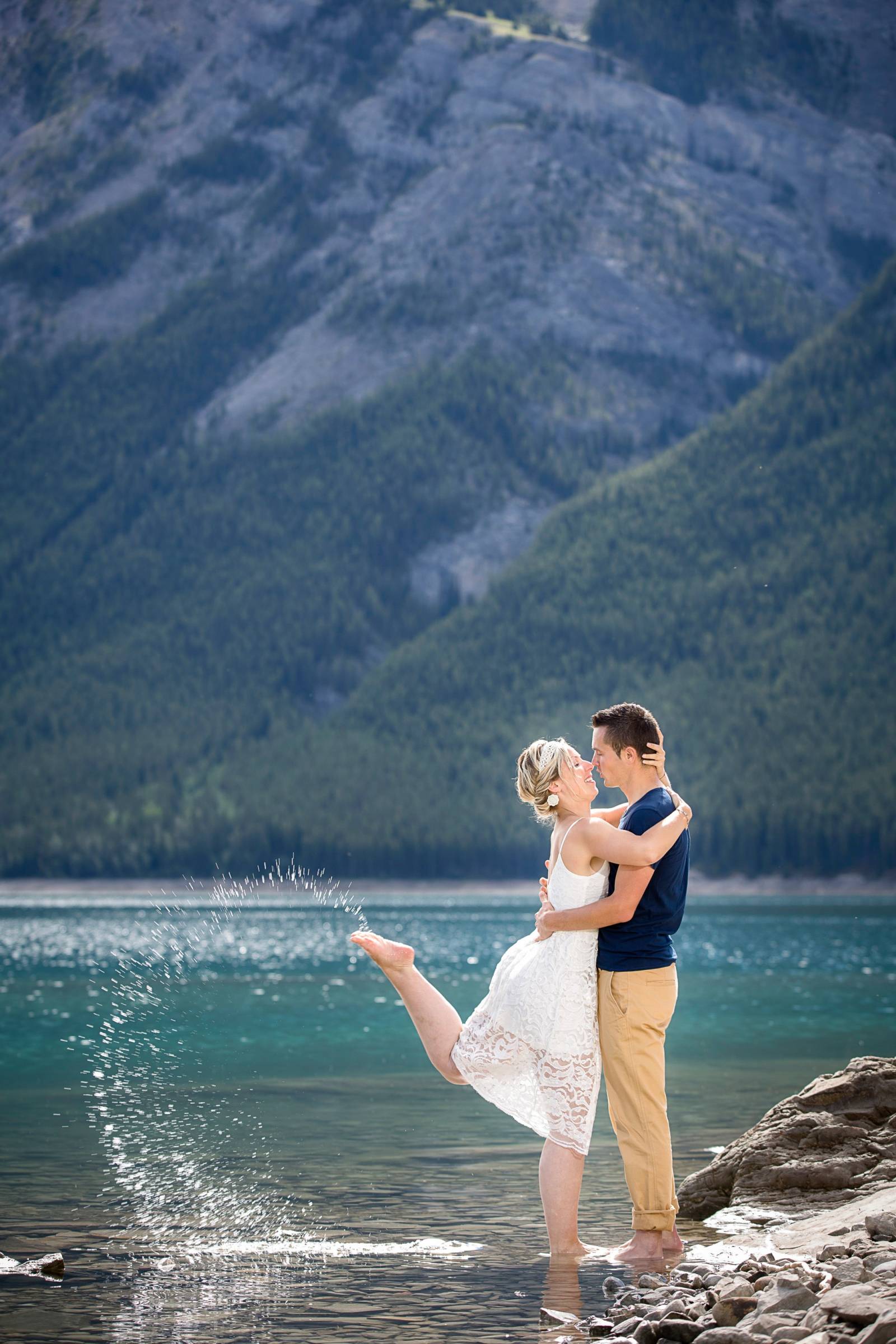 Banff winter Engagement, Banff wedding Photographer, Banff engagement photographer, mountain engagem
