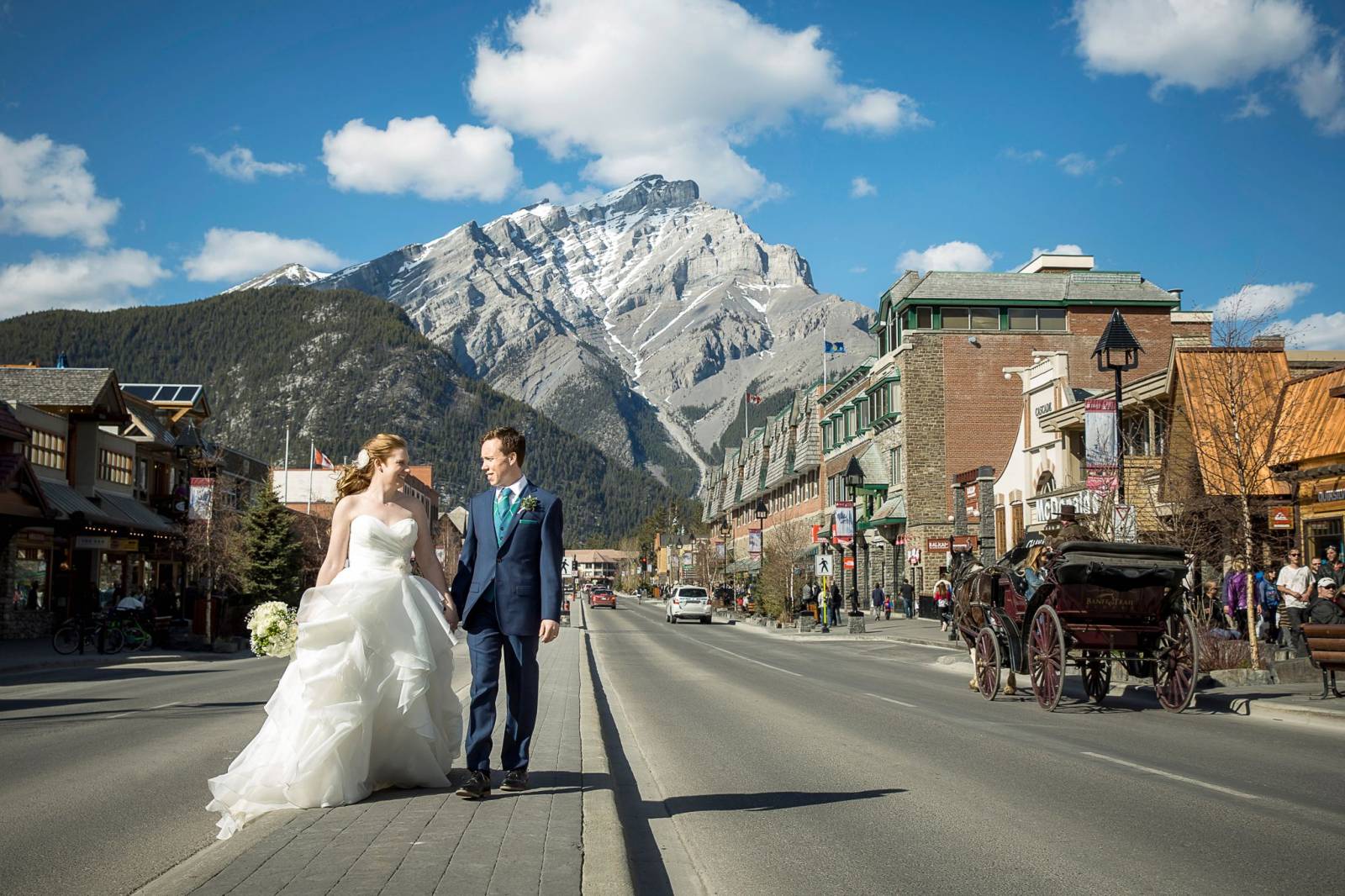 Banff avenue wedding, cascade mountain, banff, bride and groom portraits, mountain wedding, banff we