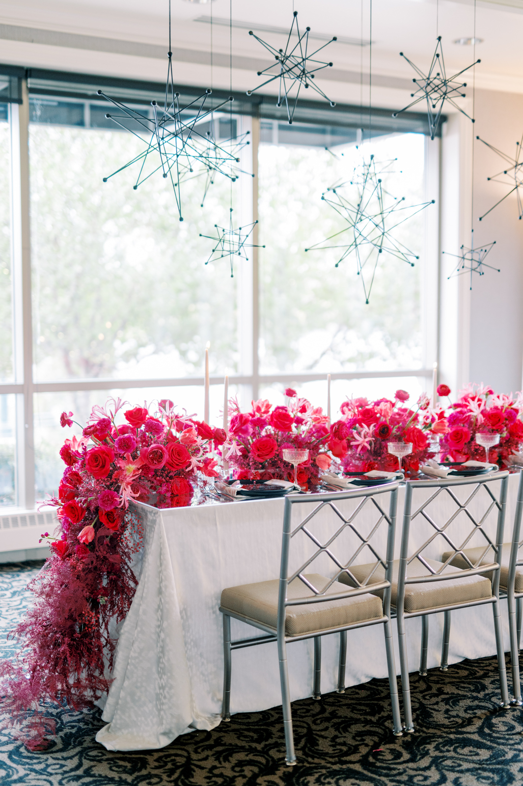 Bold Modern Luxurious Reception Table