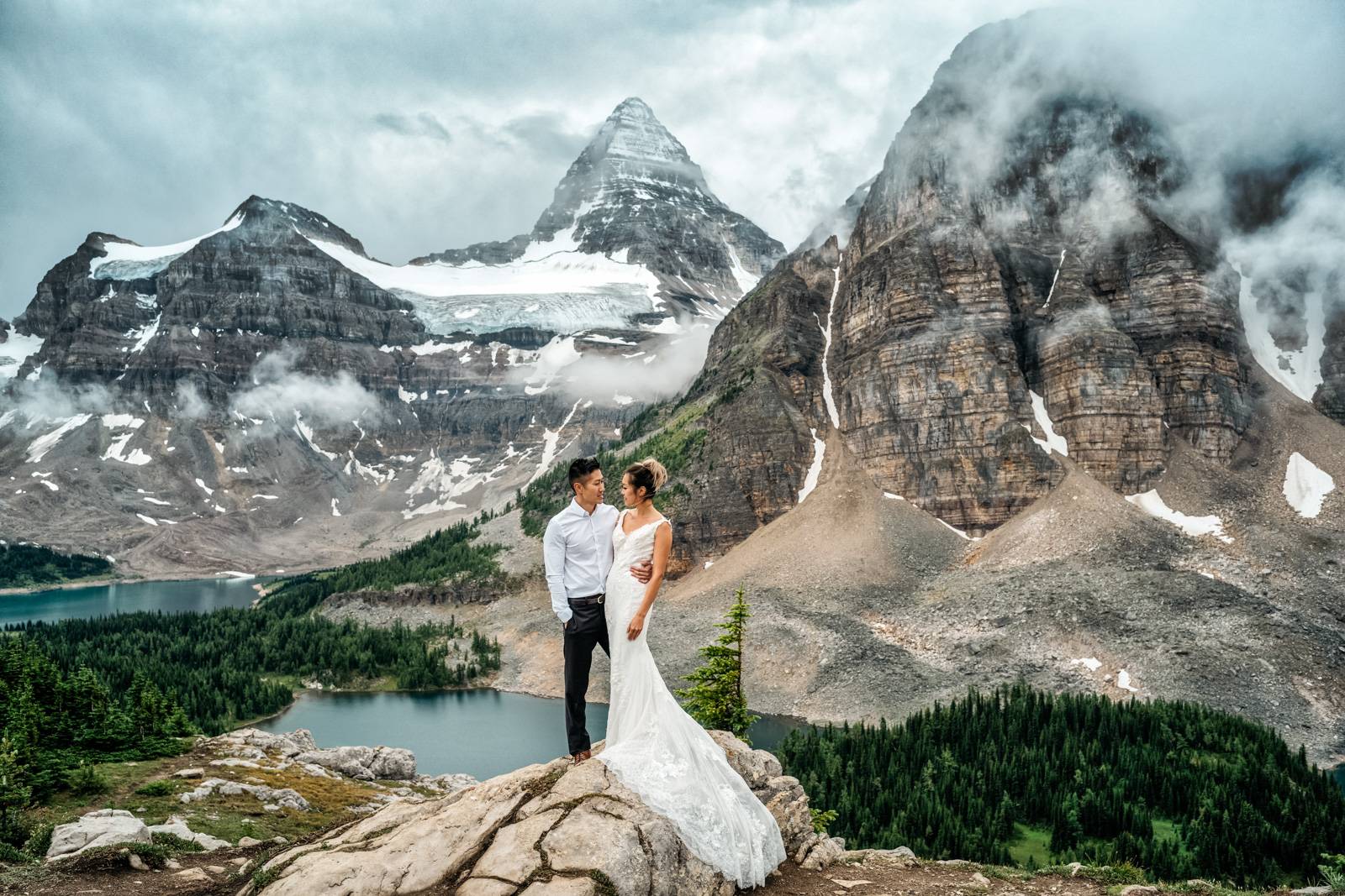 Mount Assiniboine hiking elopement.