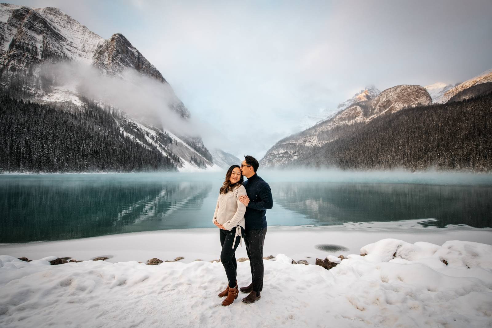 13 Winter Maternity Photography Ideas