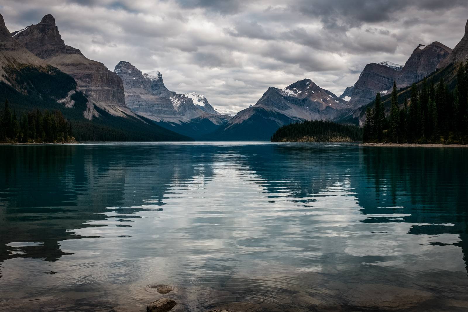 beautiful Maligne Lake