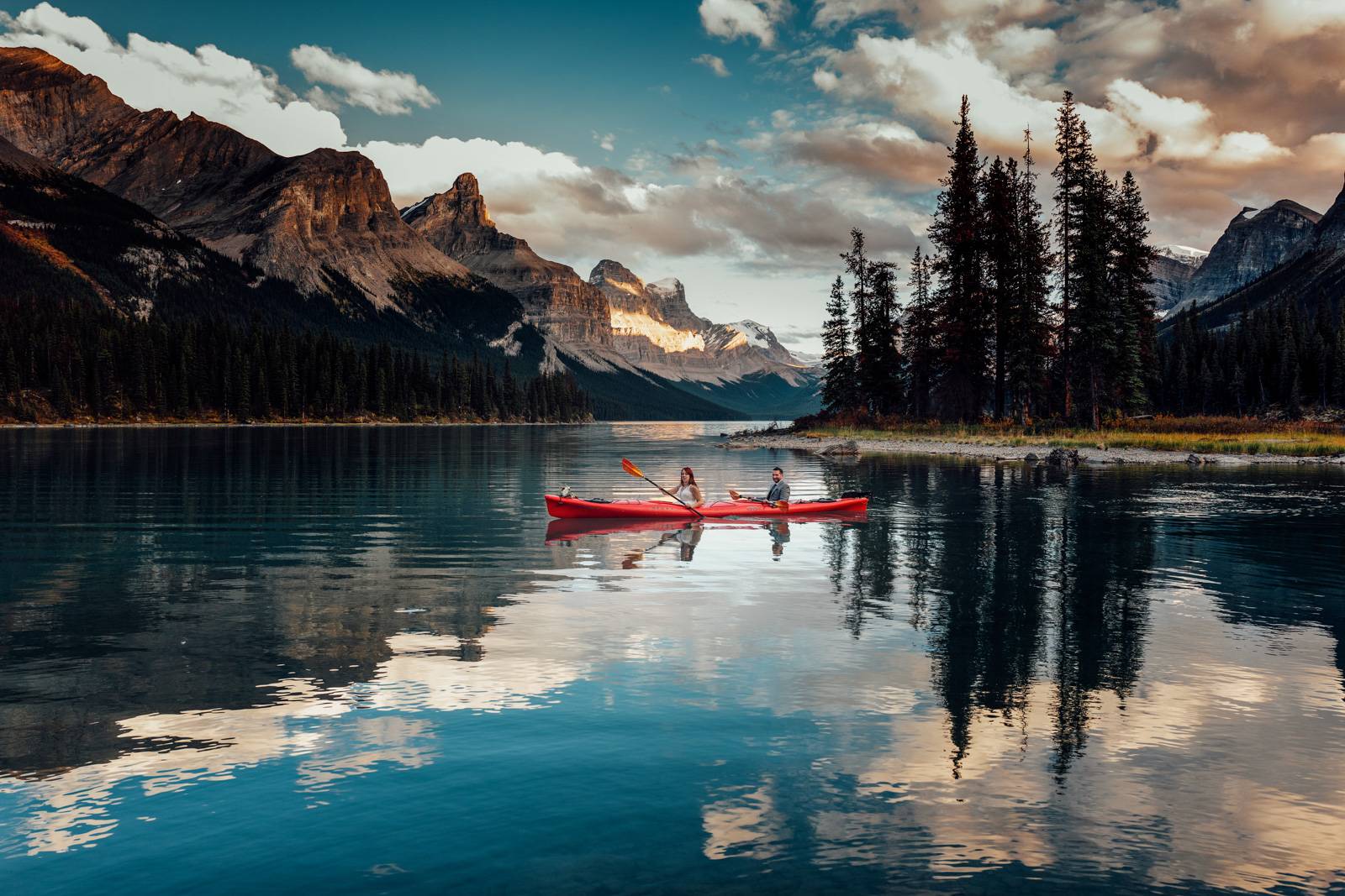 spirit island kayaking elopement