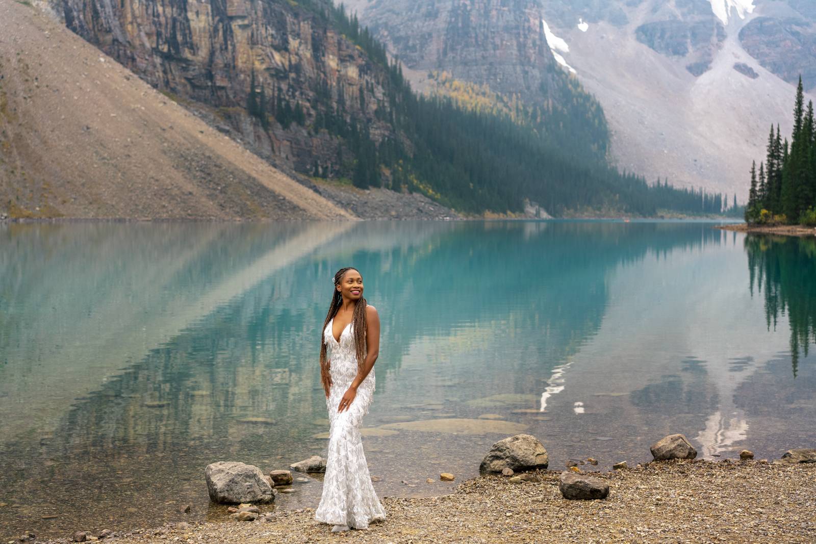 bridal portrait at Moraine Lake