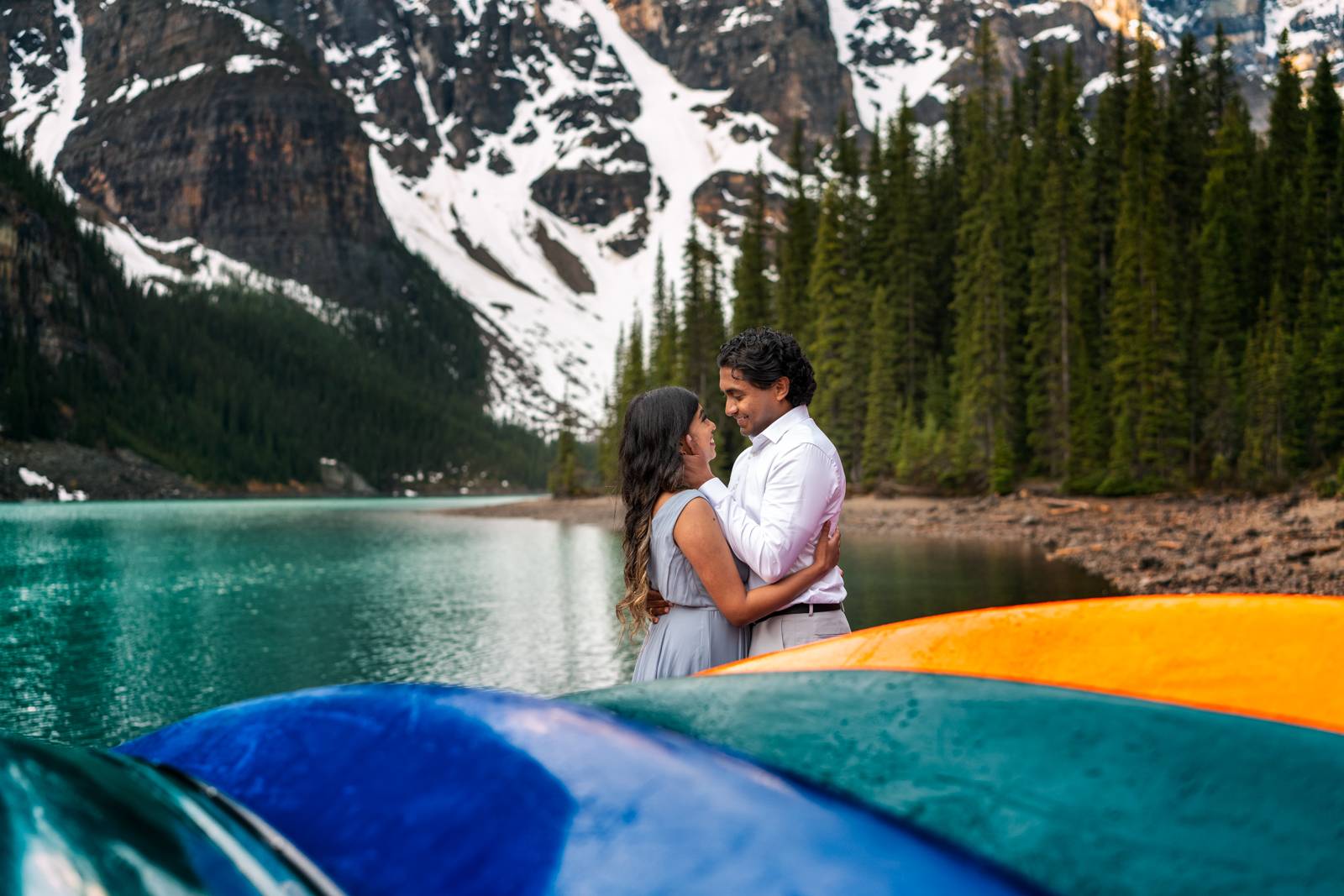 canoes at moraine lake