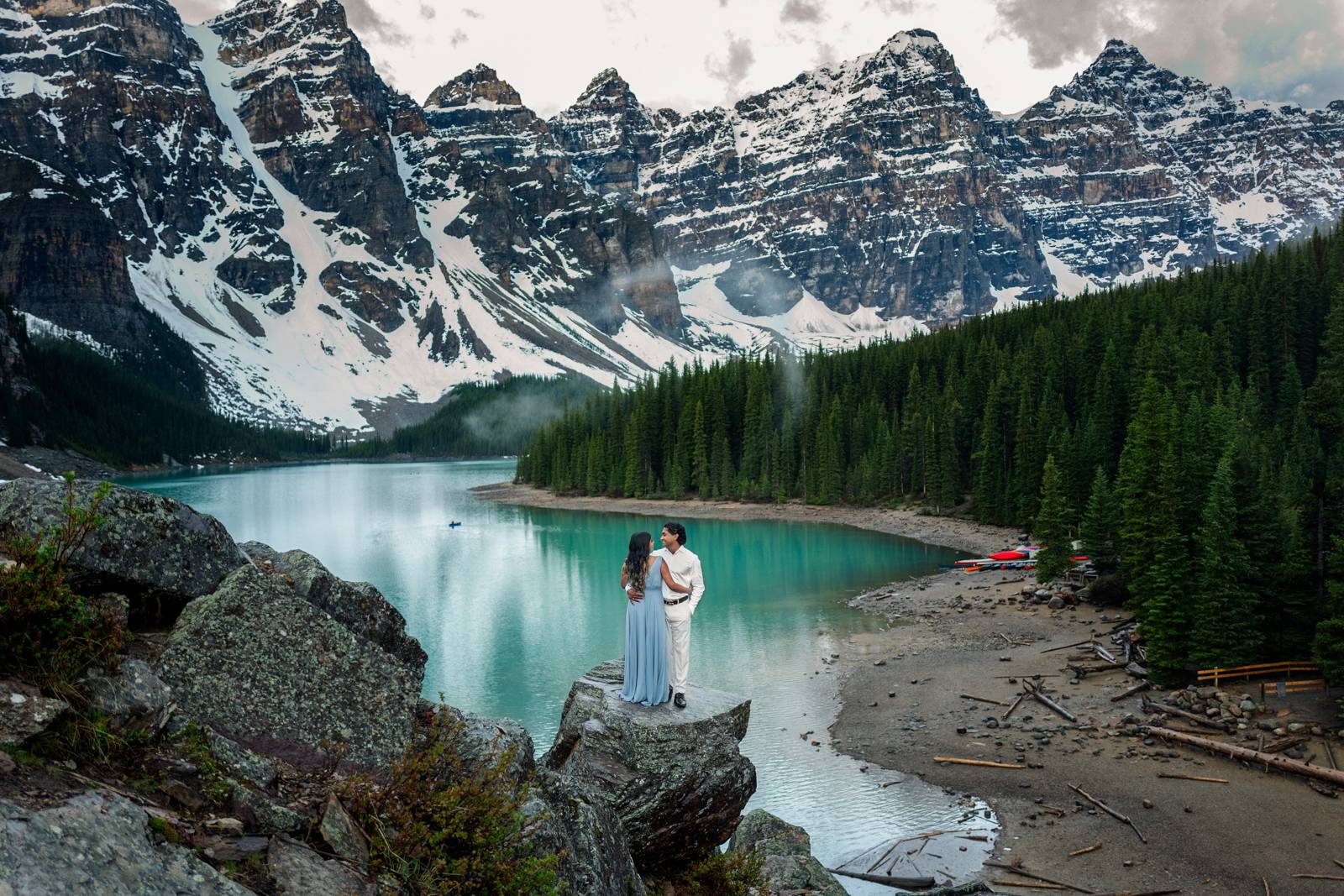 moraine lake couple