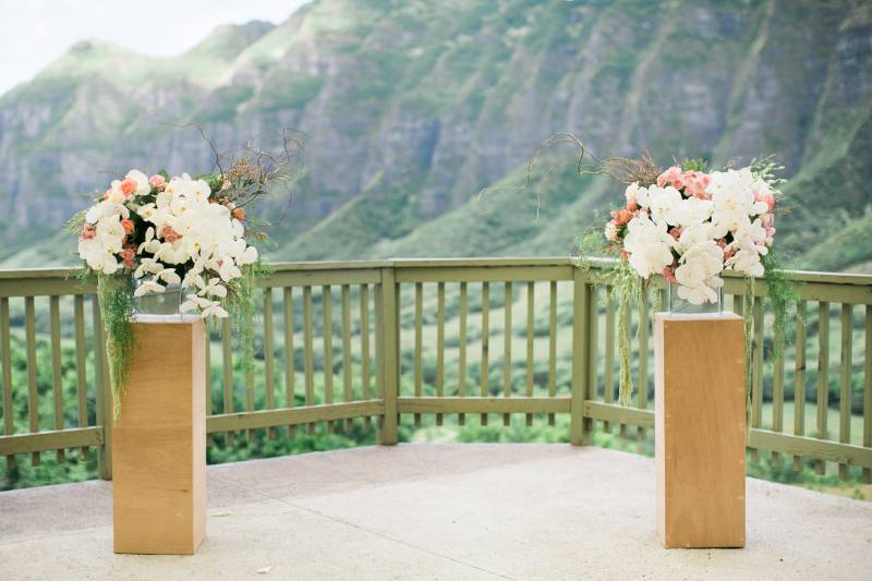 blush and ivory flower arrangements