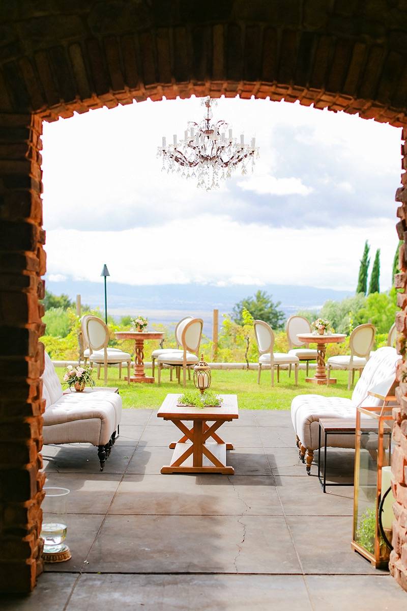 Simple Elegance: A Tuscan-Inspired Villa Wedding