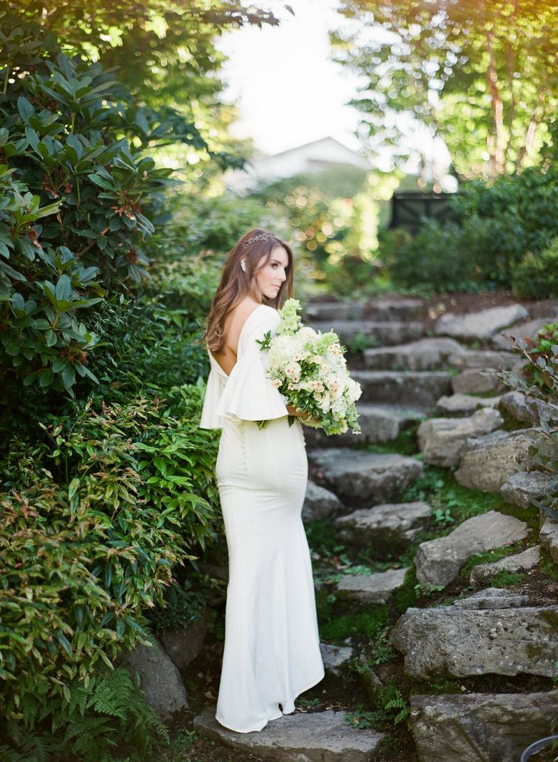 Fresh & organic garden-styled bridal shoot