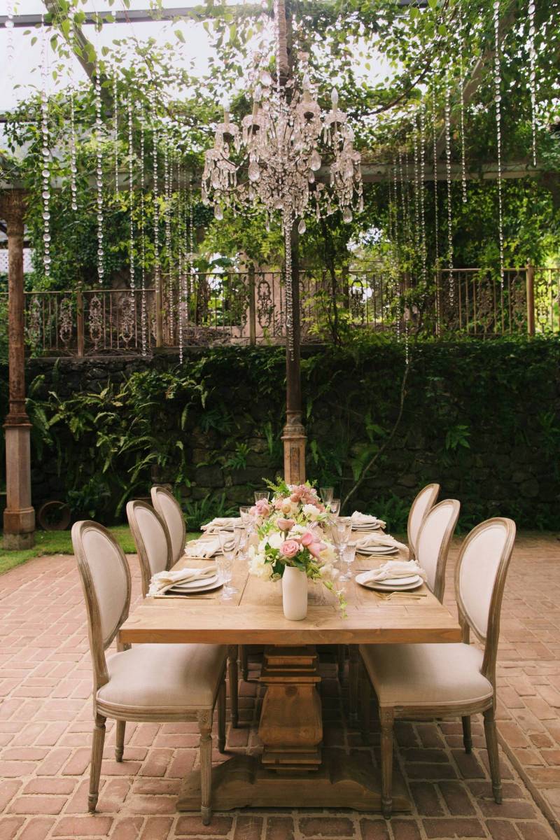 farm table, haiku mill, elegant wedding, pink flowers, roses, organic floral centerpiece, old world,