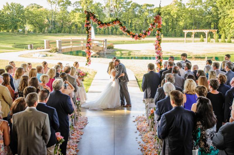 Why You Should Consider A Customizable Wedding Venue From The Barn