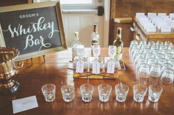 6 creative drink stations at your cocktail hour during your wedding