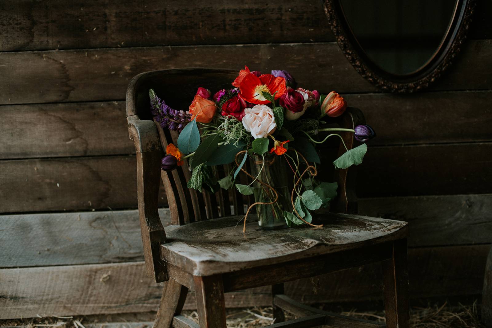 midwest farm wedding, barn wedding rustic, flowers, floral, wedding bouquet, bouquet greenery