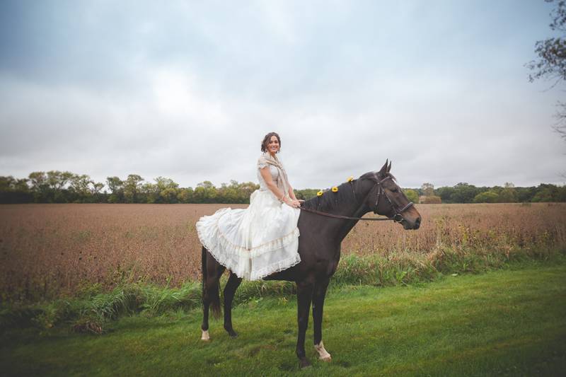 horse wedding, midwest farm wedding, farm wedding, barn wedding