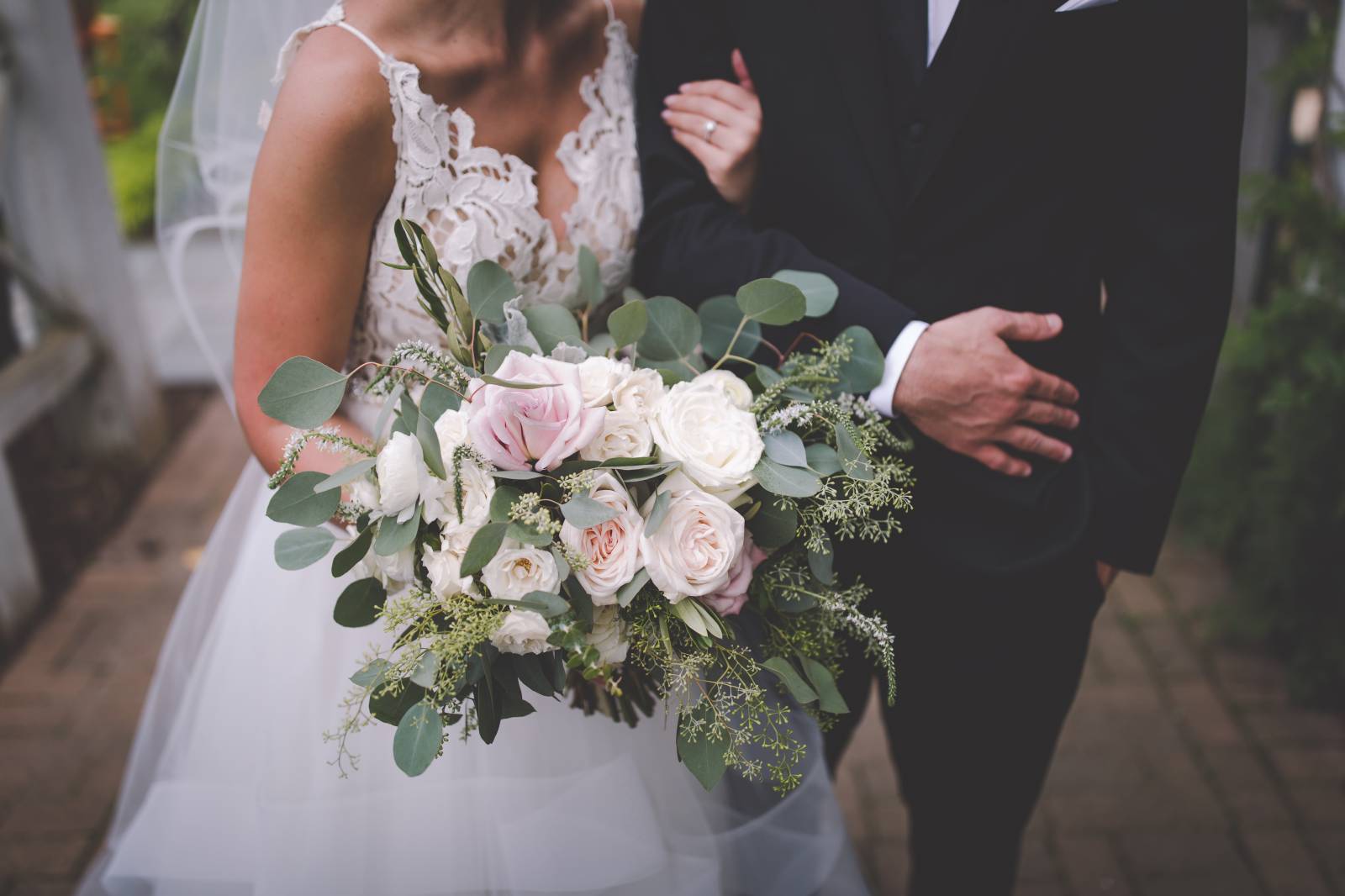 dusty rose, white garden rose bouquet, garden flowers, flowers, floral, wedding greenery, seeded euc