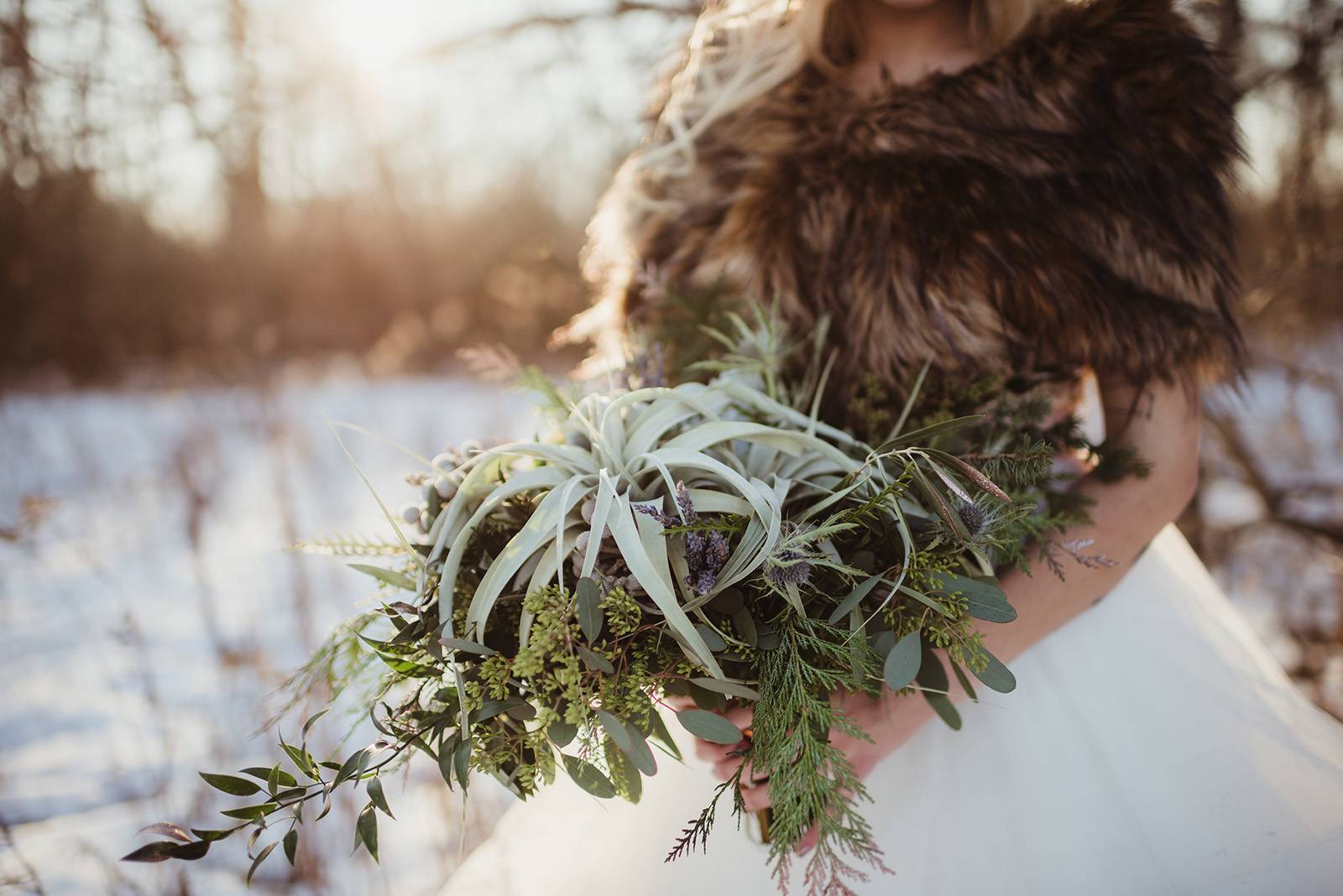 bridal bouquet, winter bridal bouquet, greenery bouquet, texture greenery flowers, succulents, air p