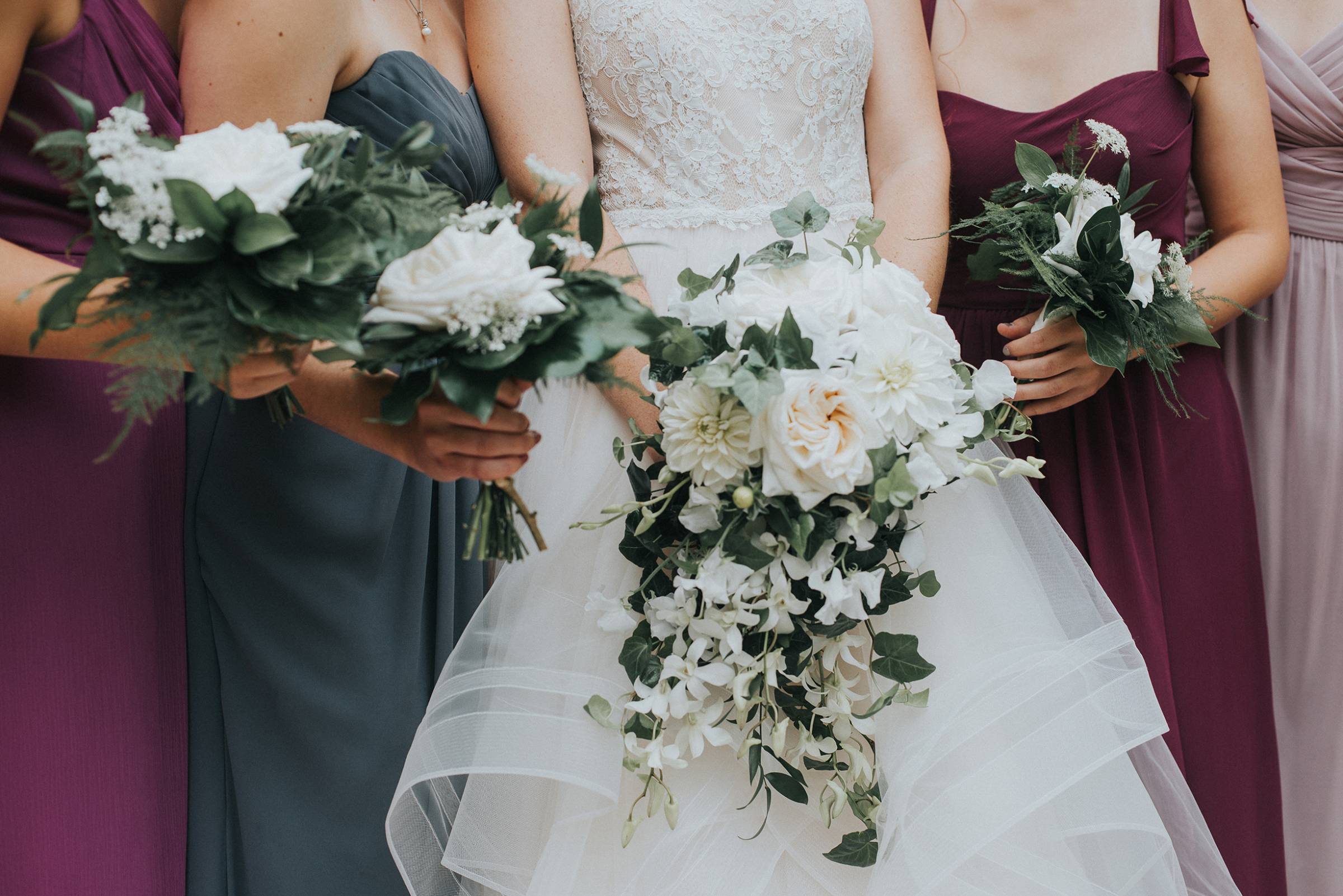 white flowers, white bridal bouquet, white wedding bouquet
