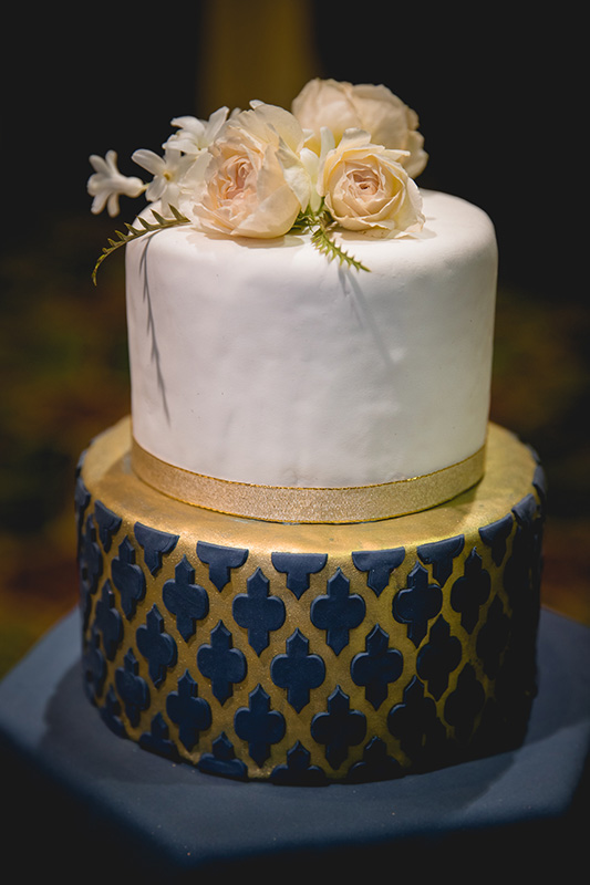 blue gold modern geometric cake