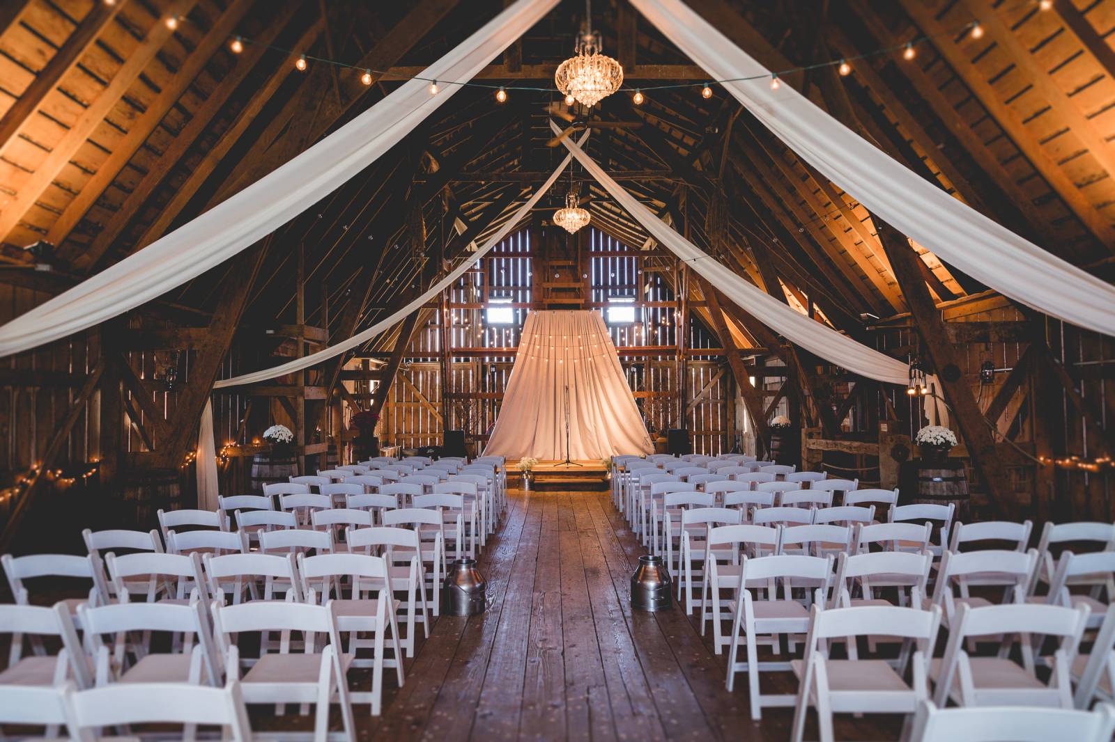 rustic barn wedding ceremony