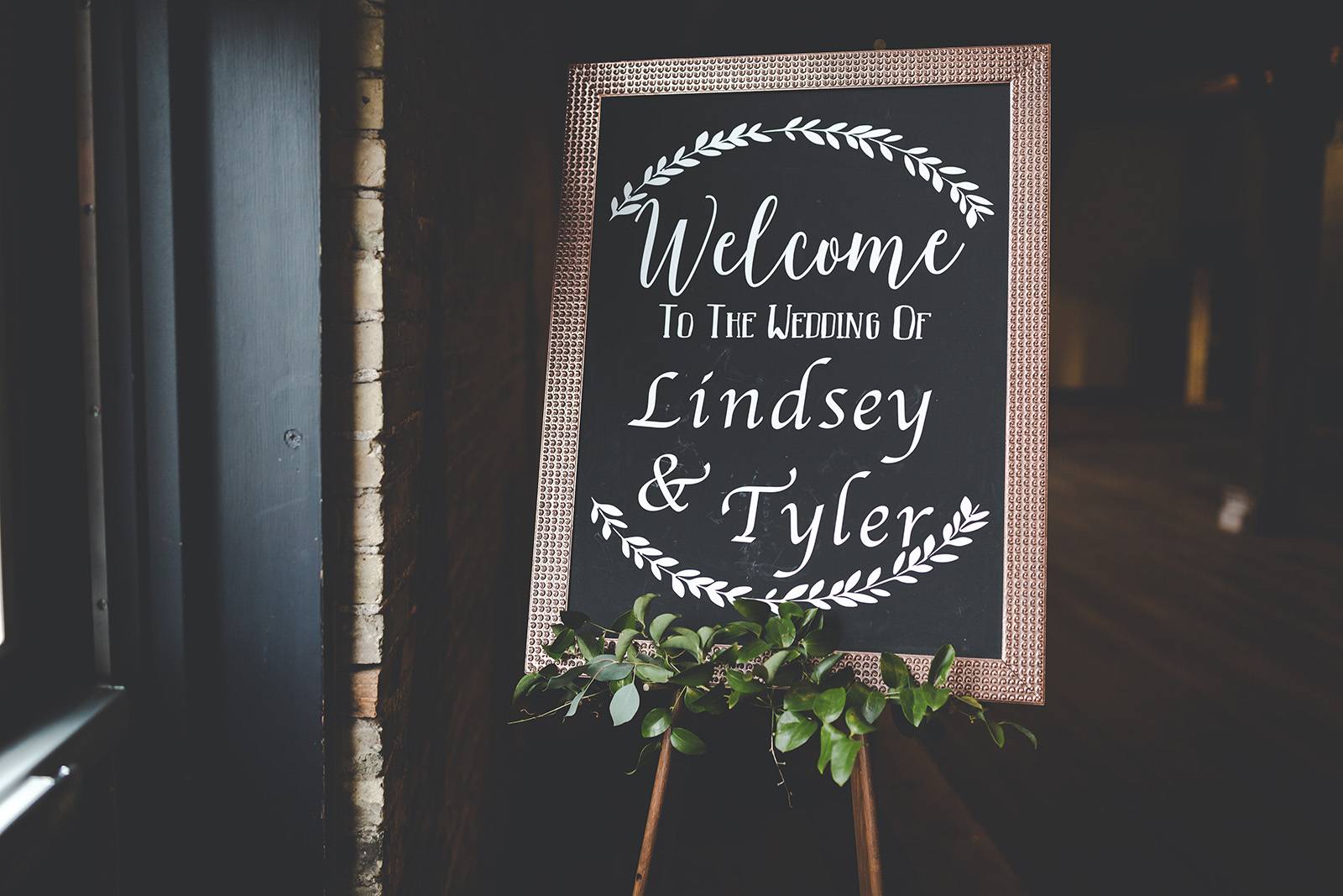 welcome wedding sign