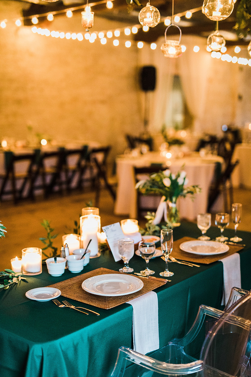 sweetheart table, ghost chairs