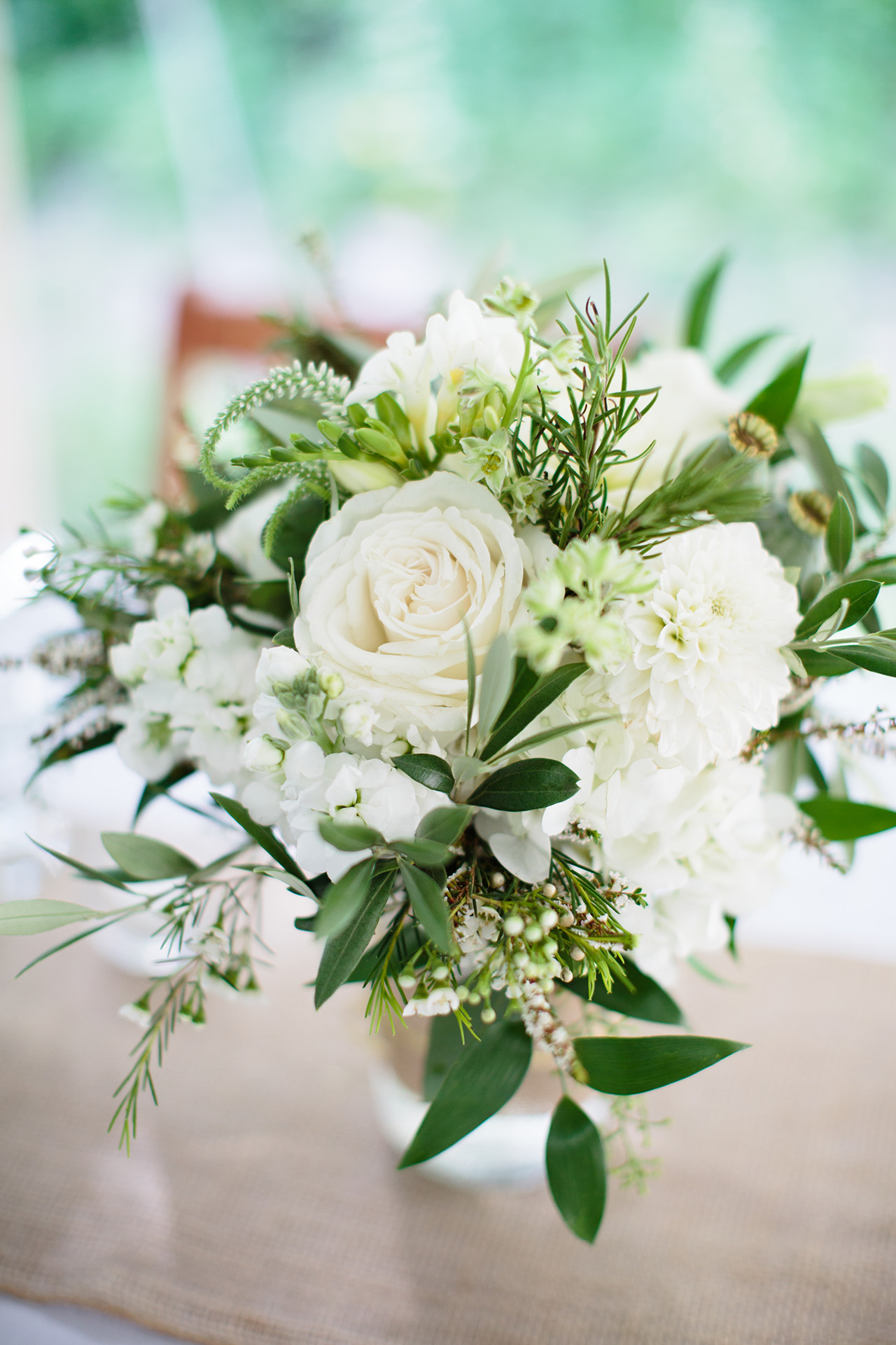 white greenery centerpieces flowers