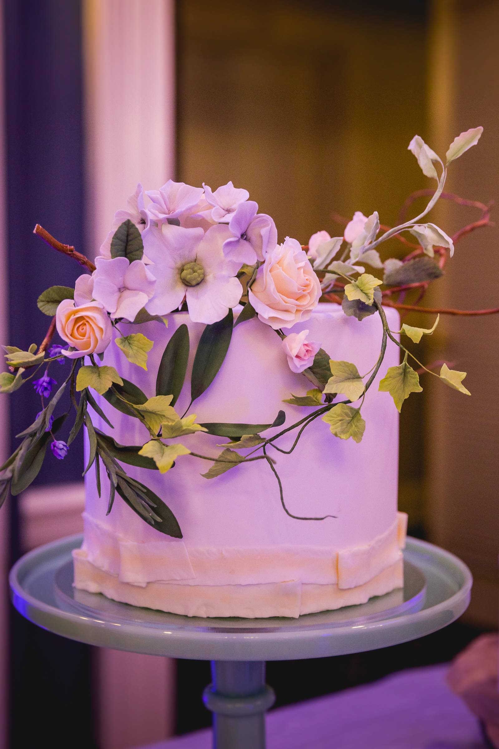ethereal fine art wedding cake floral design wedding trends 2019