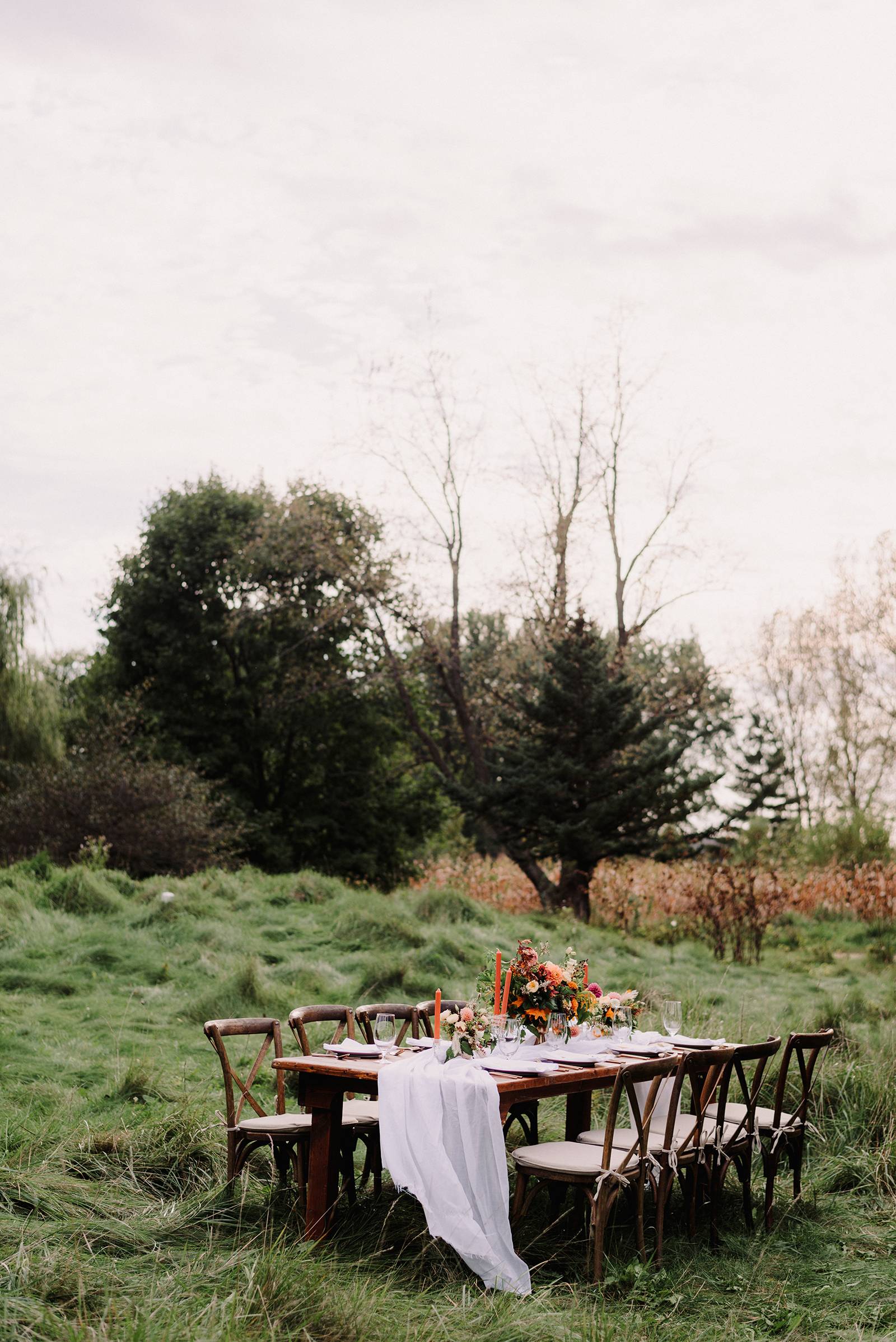 autumn fall harvest minimalist wedding tablescape earthy ethereal fine art wedding