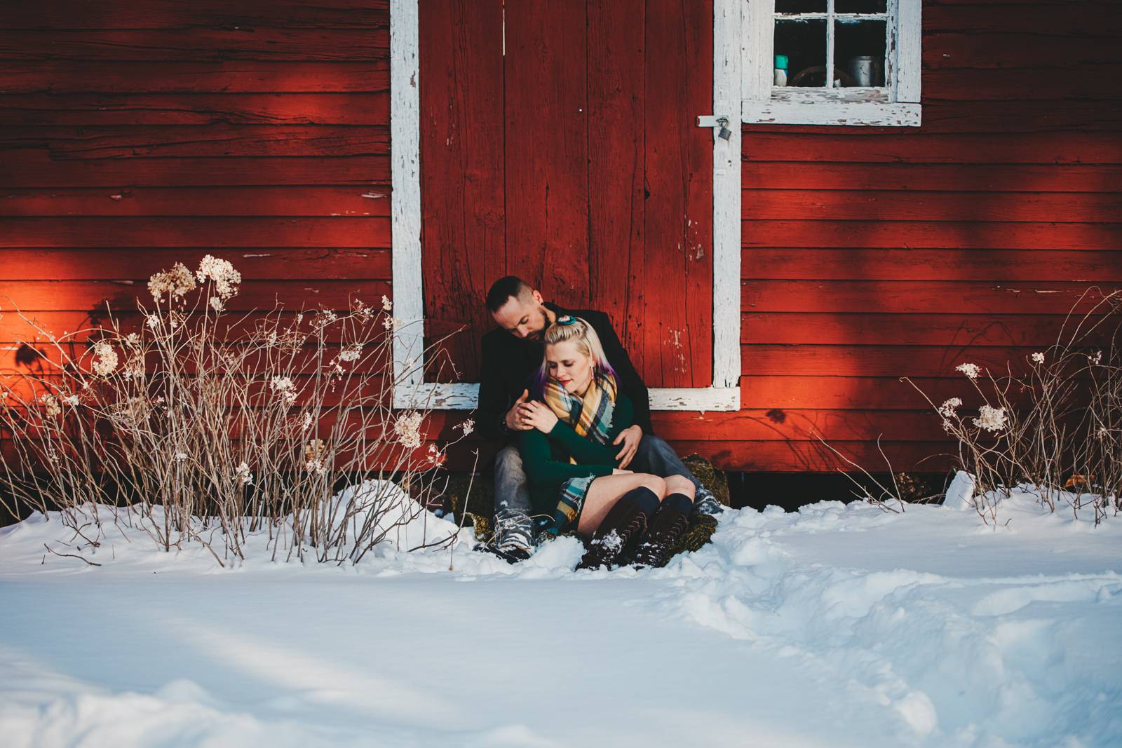 snow engagement, wisconsin engagement, winter engagement