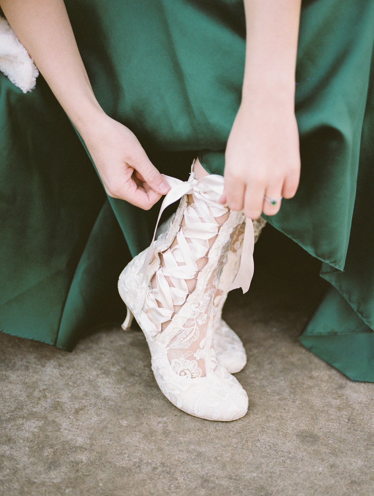 STUNNING, RICH EMERALD STYLED SHOOT AT MADISON CAPITOL BUILDING