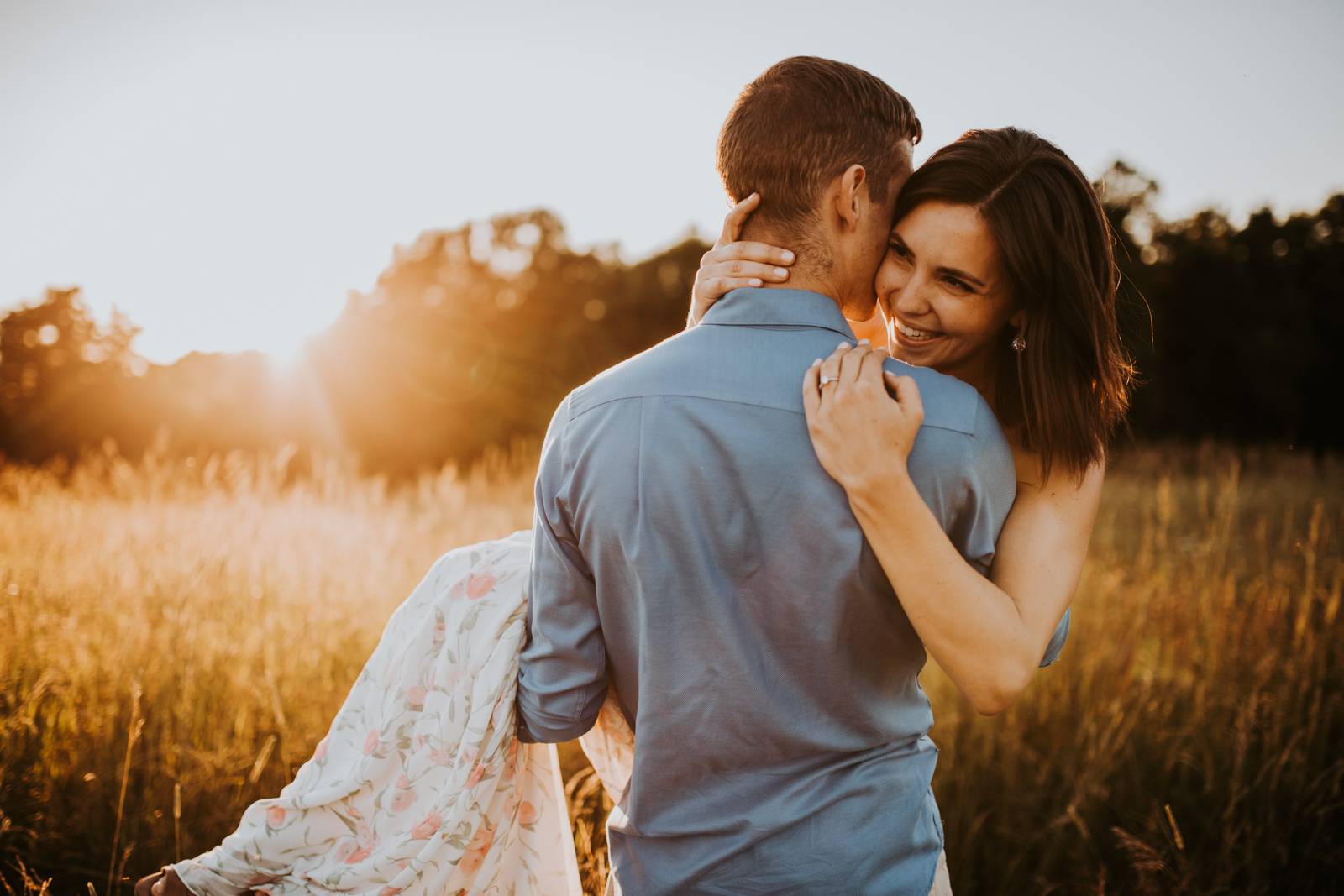 NATURE-FILLED ENGAGEMENT PHOTOS AT FAMILY FARM | JESS + JAMESON ...