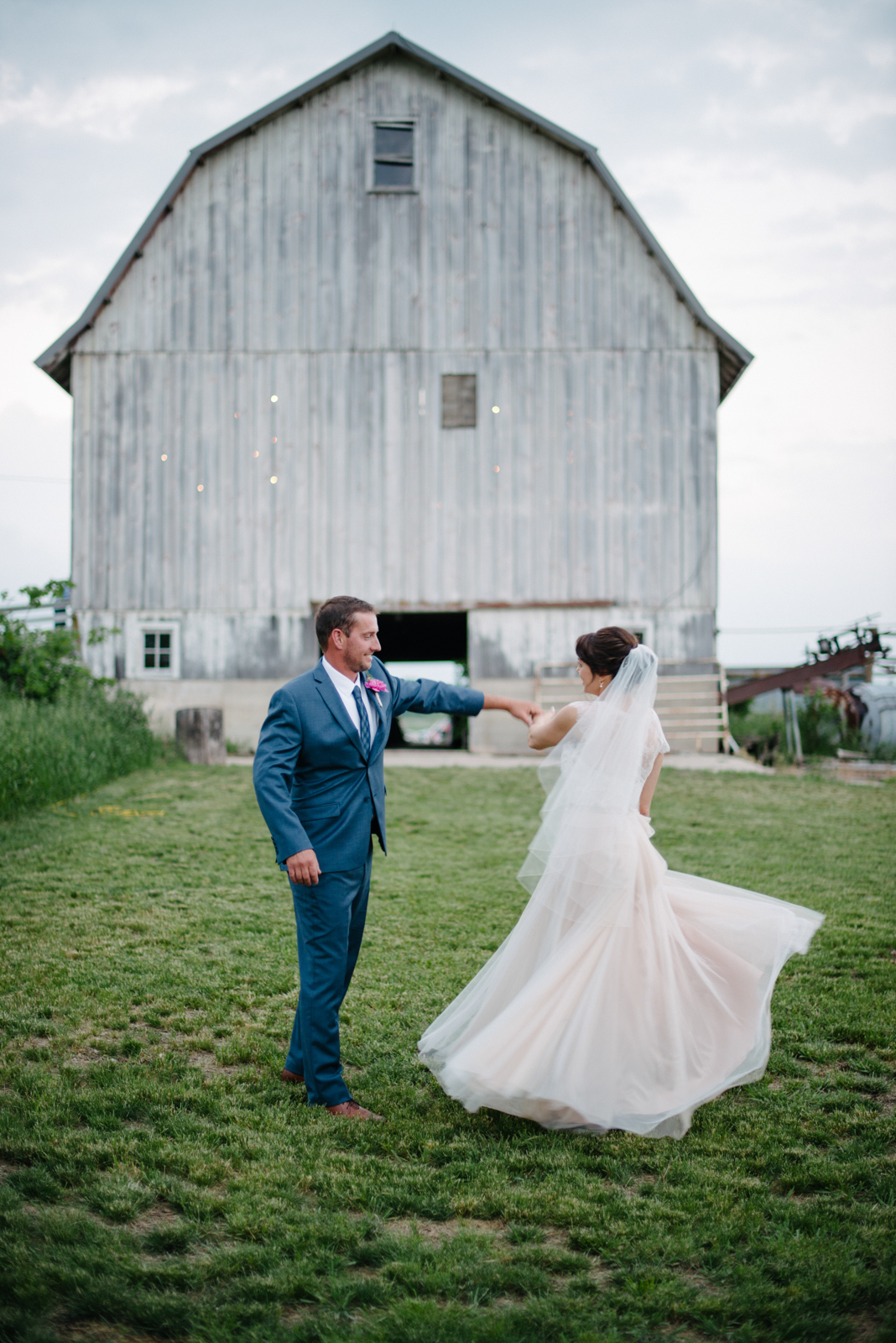 bride, groom, dance, barn wedding, wedding dress