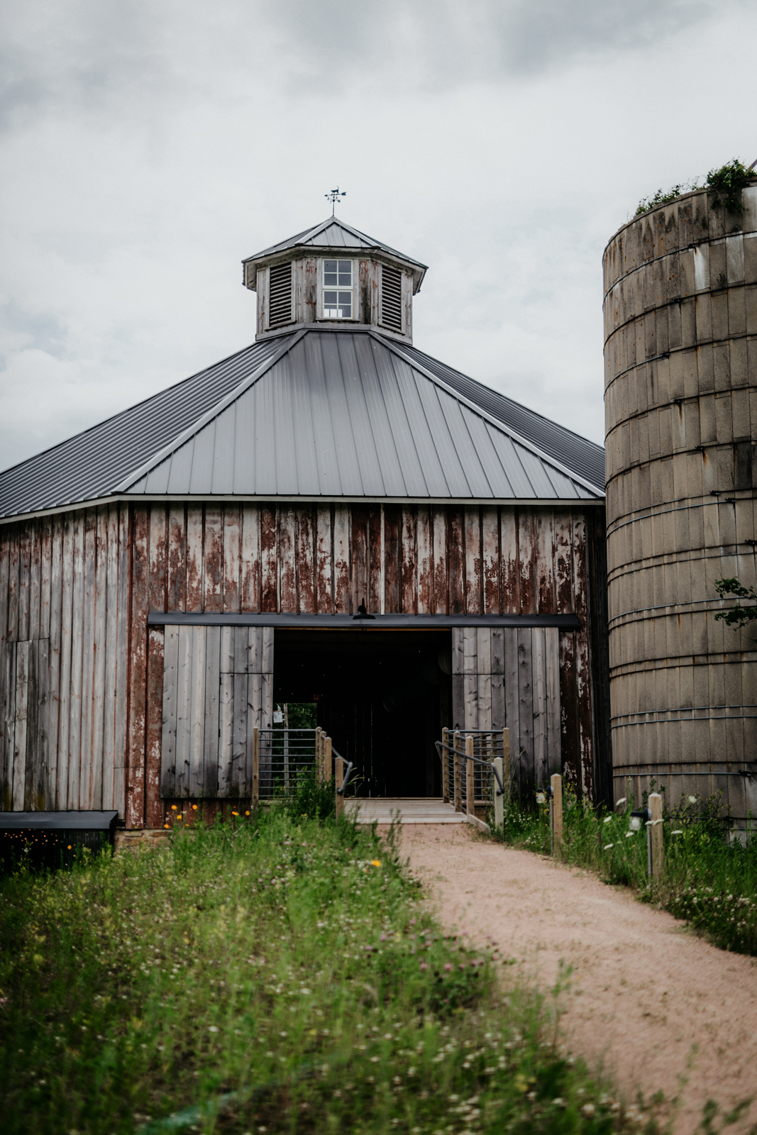 barn