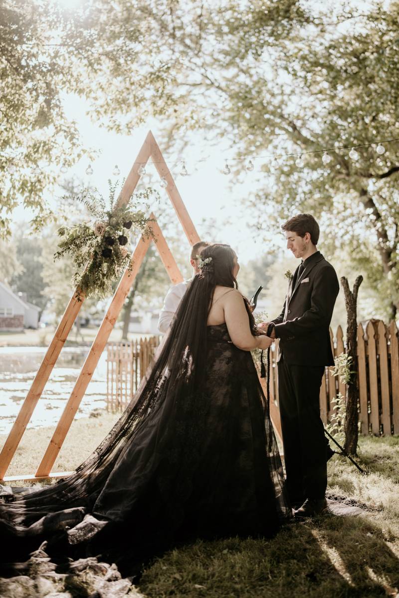 MOODY, INTIMATE + MINIMALISTIC REAL MIDWEST WEDDING | KAILEE + TYLER ...