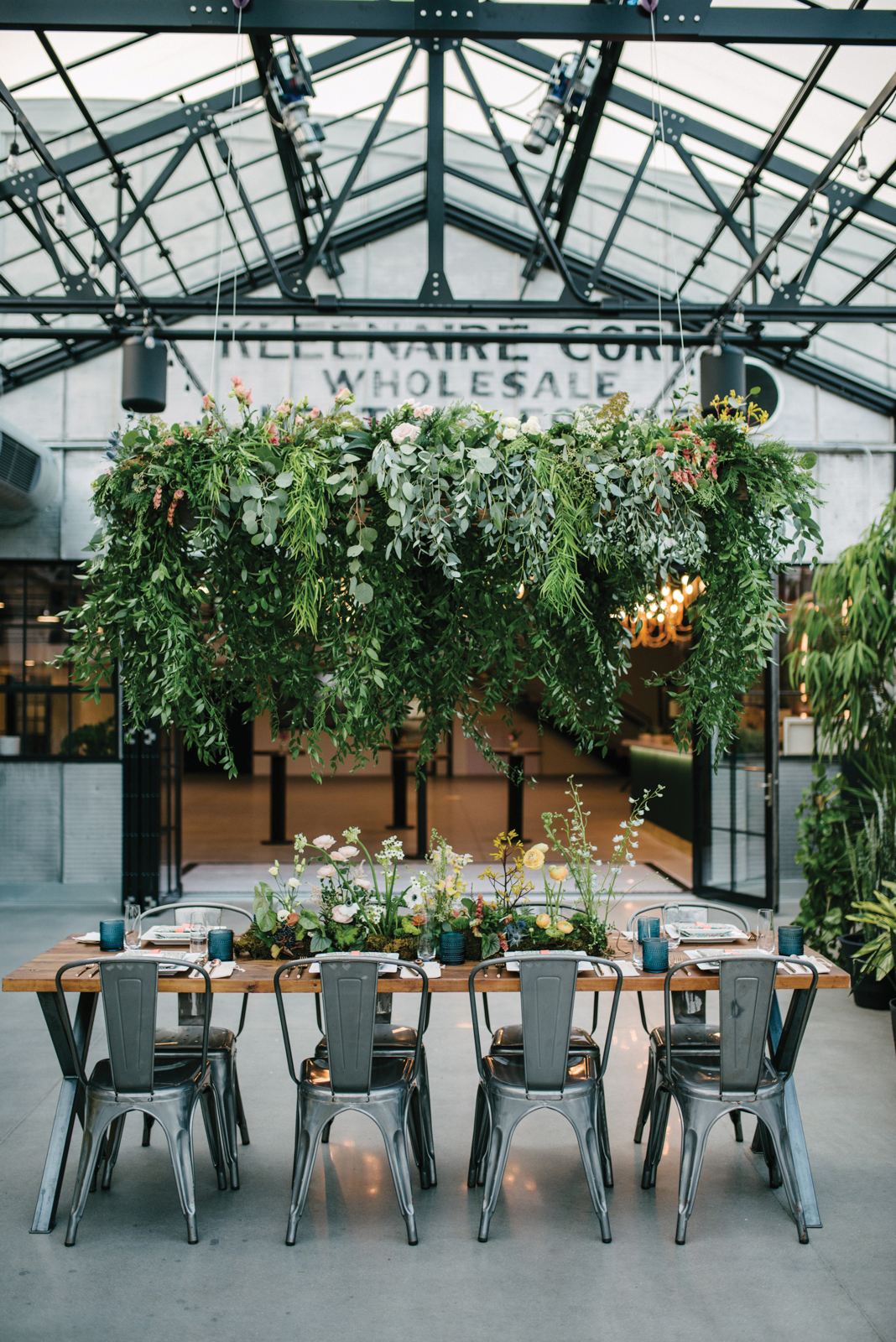 Natural Table Setting and Decor