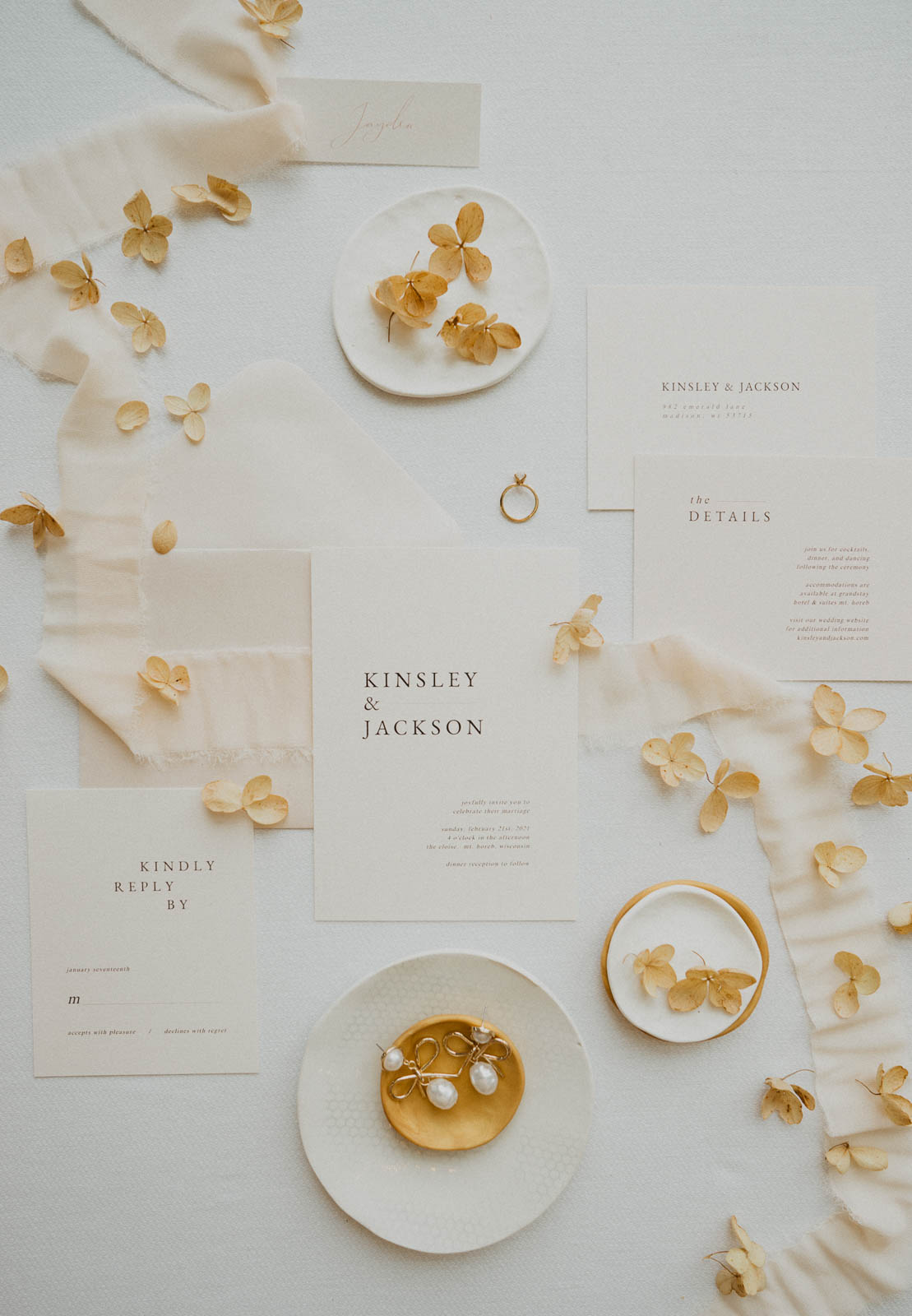 Earthy Stationary and Details