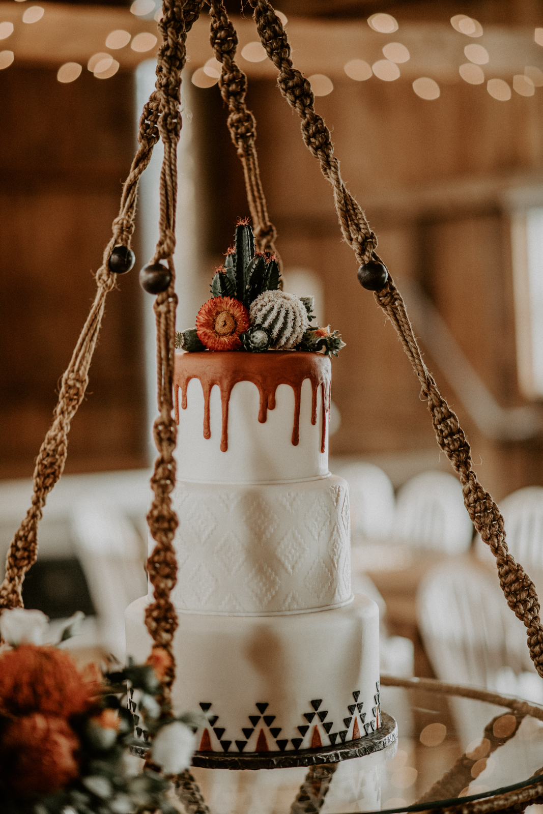 Country Western Style Wedding Cakes | LoveToKnow