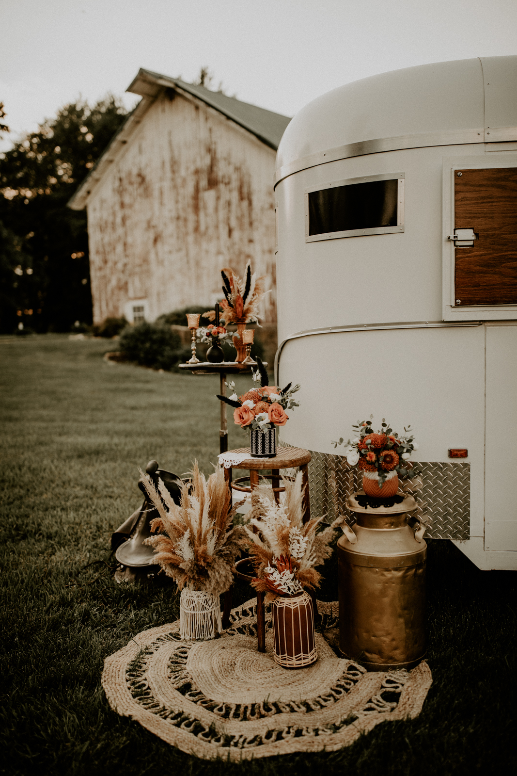 WESTERN BOHO STYLED WEDDING SHOOT WITH MODERN TOUCHES MADISON WISCONSIN WEDDING INSPIRATION Madison Wedding Inspiration