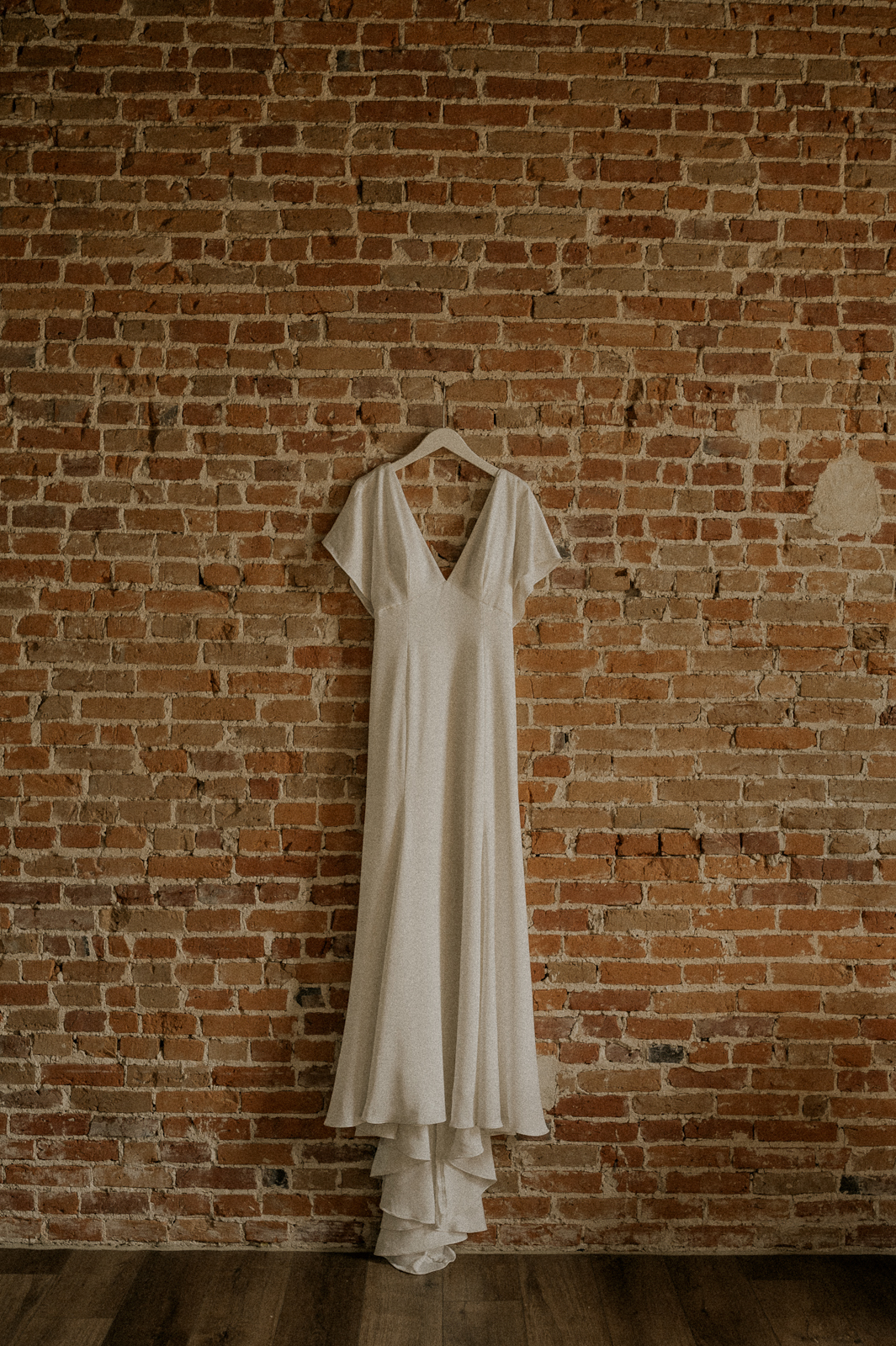 Simple Modern Wedding Bridal Gown
