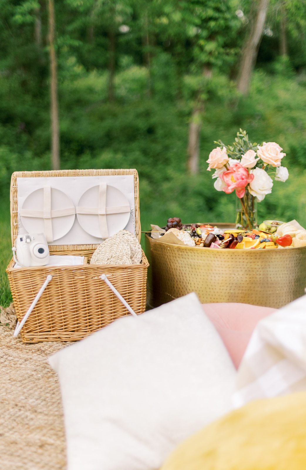 Elegant Summer Picnic Bachelorette Party