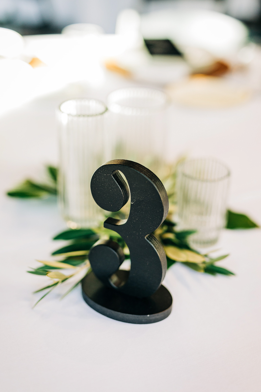 Simple, Elegant & Modern Wedding Centerpiece