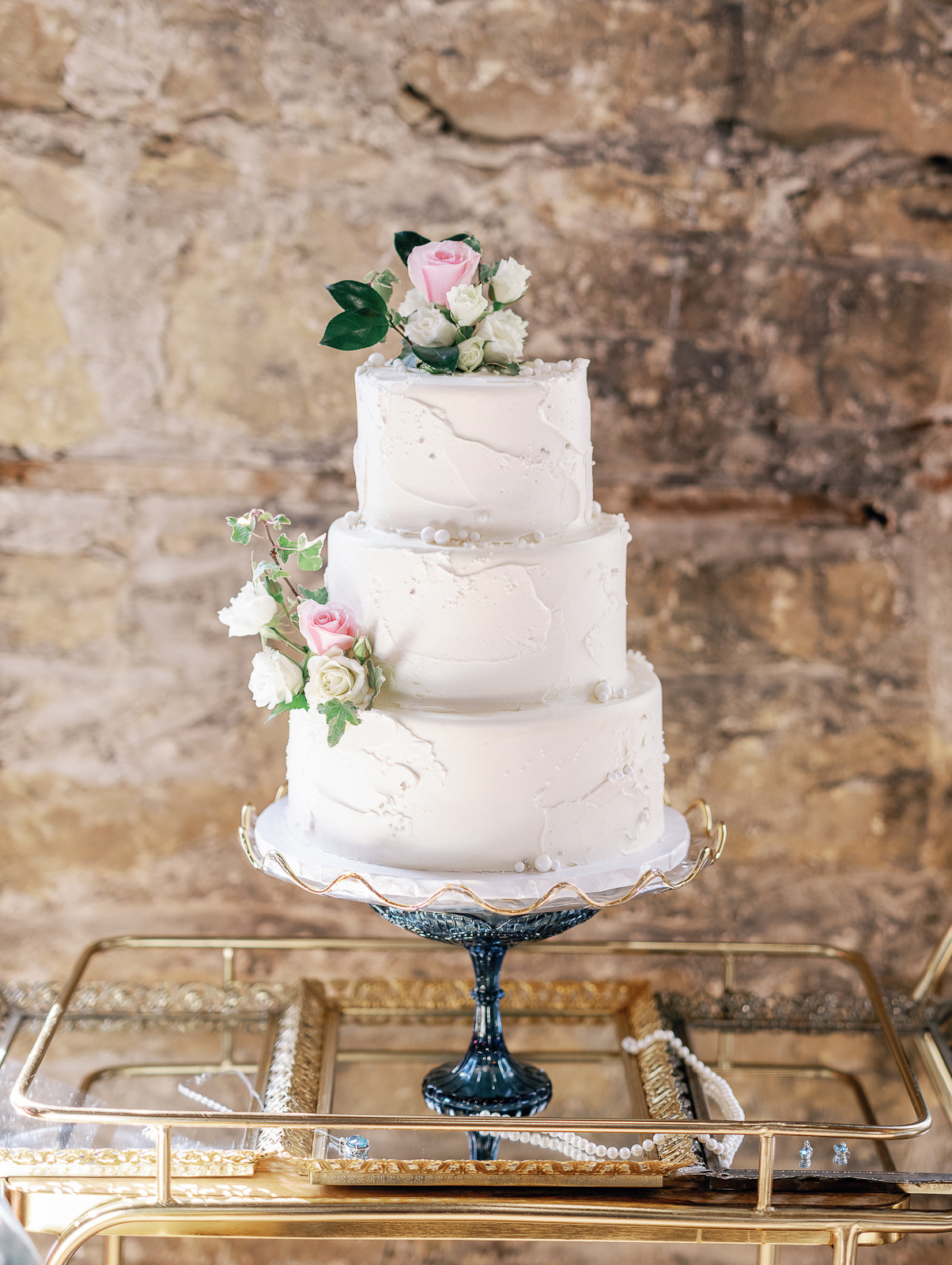 Romantic Simple Wedding Cake