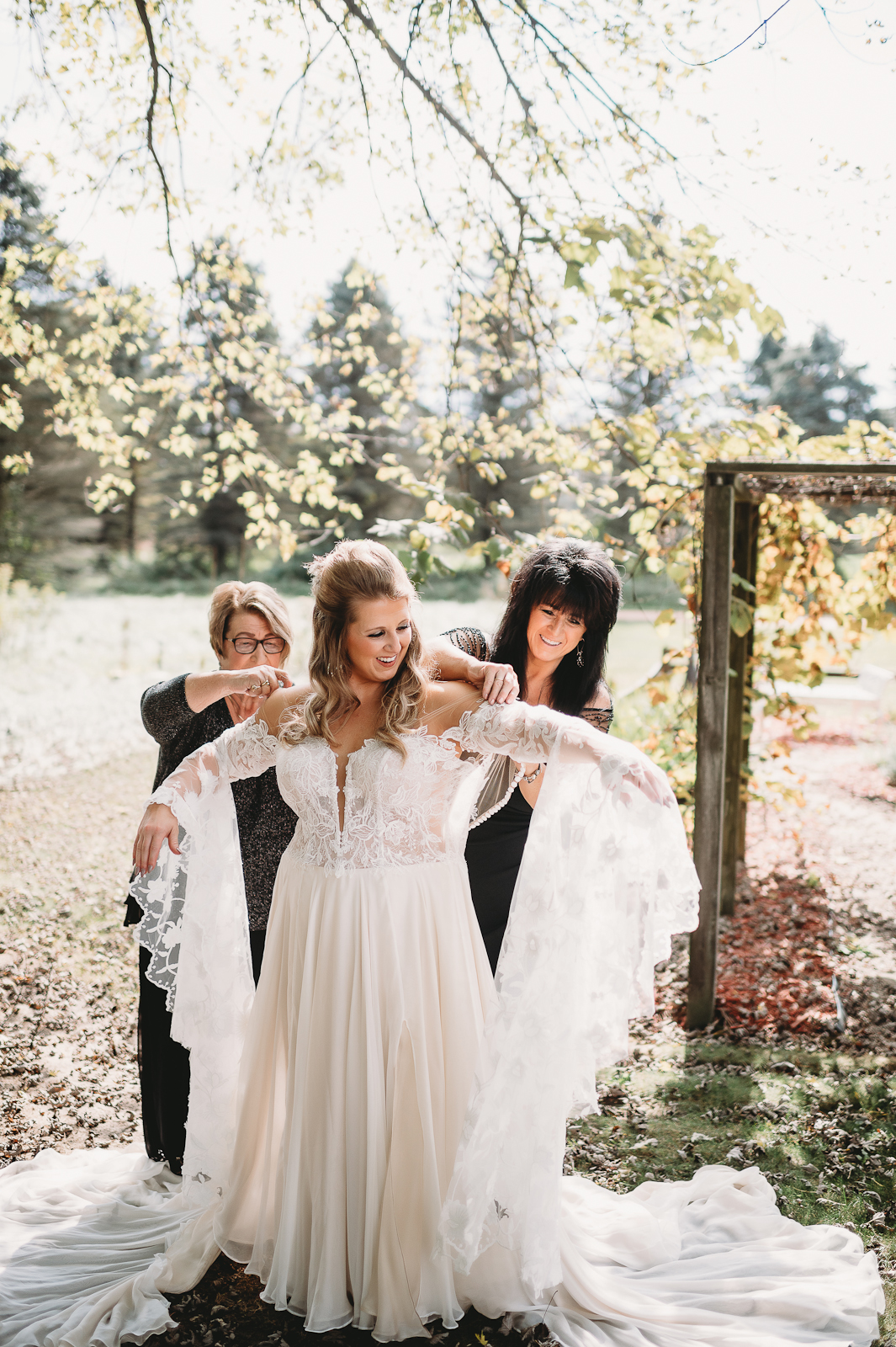 ENCHANTING WOODLAND BOHO-INSPIRED WEDDING AT CARIBOU BAY RETREAT | DEMI ...