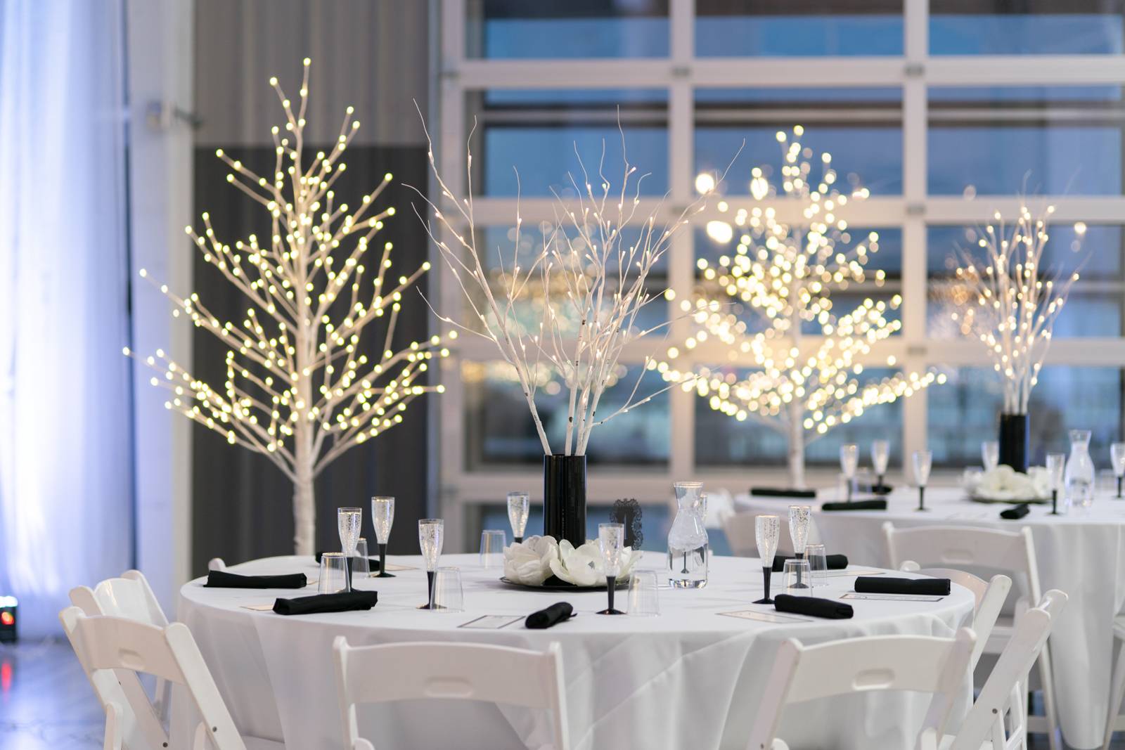 Elegant Simple Winter Wedding Centerpieces