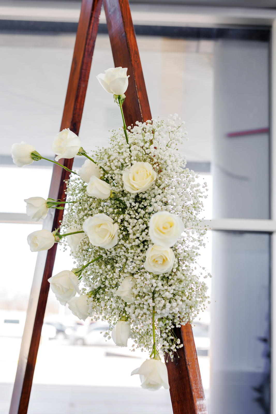 Simple Modern Ceremony Floral