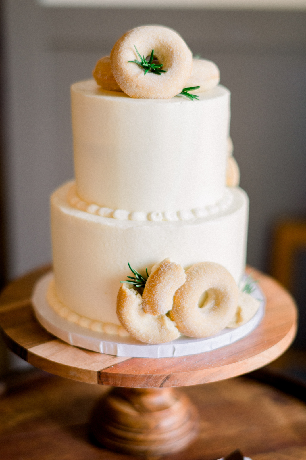 Simple Modern Wedding Cake