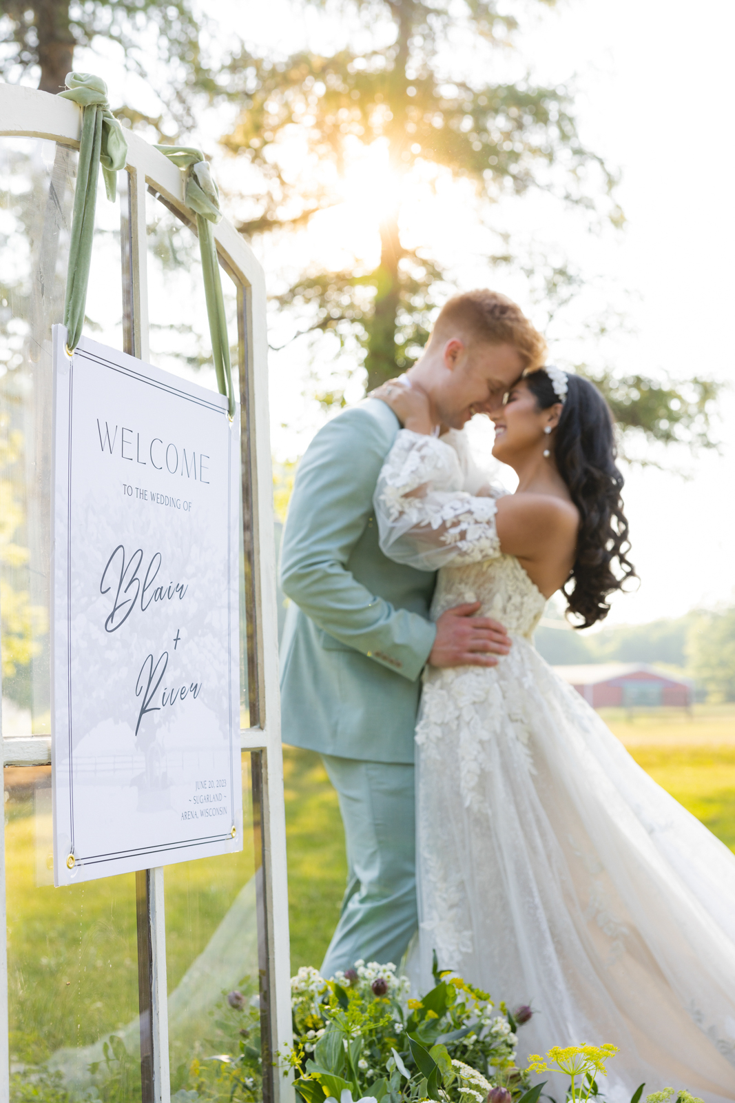 Simple Modern Chic Welcome Sign