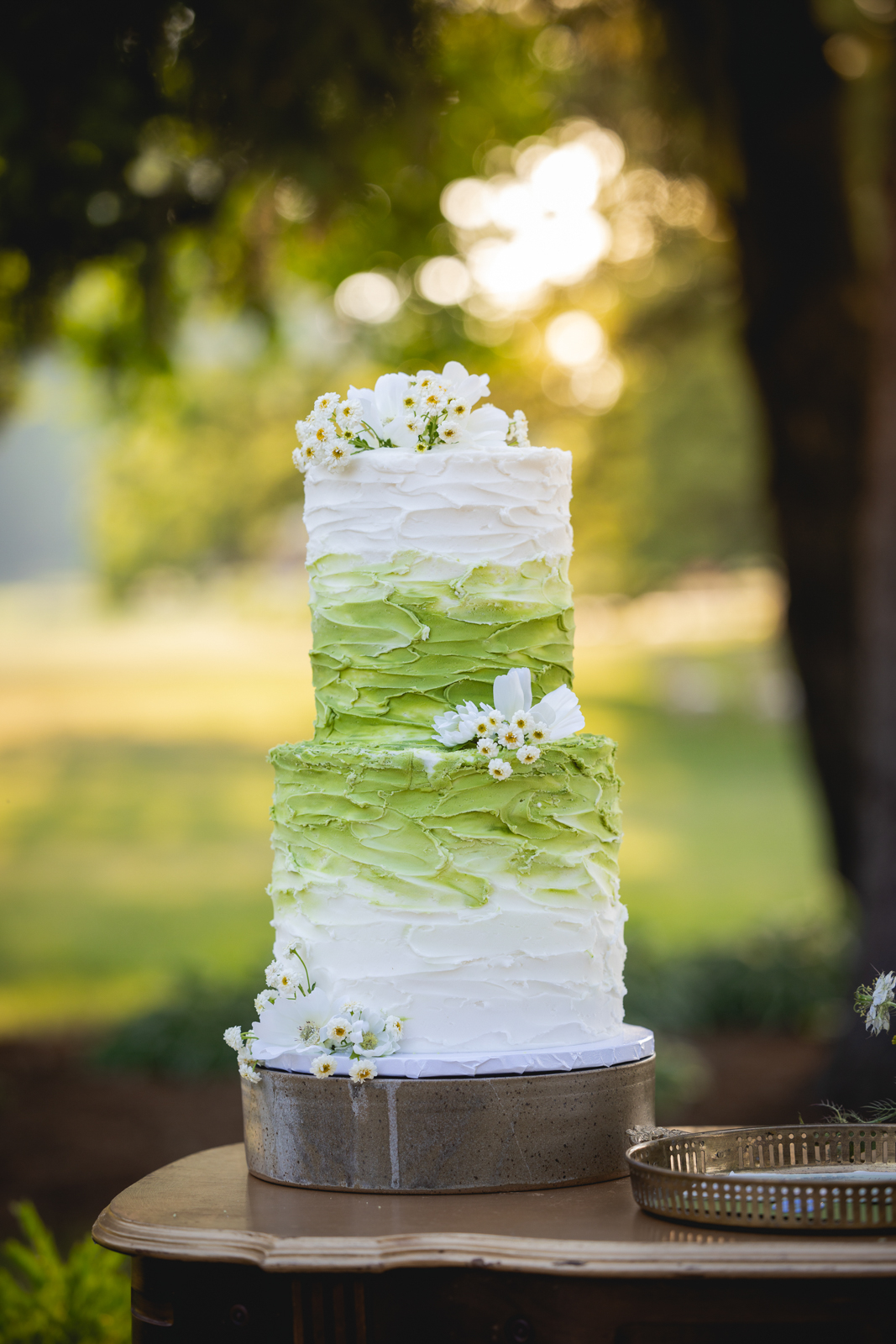 Simple Timeless Wedding Cake